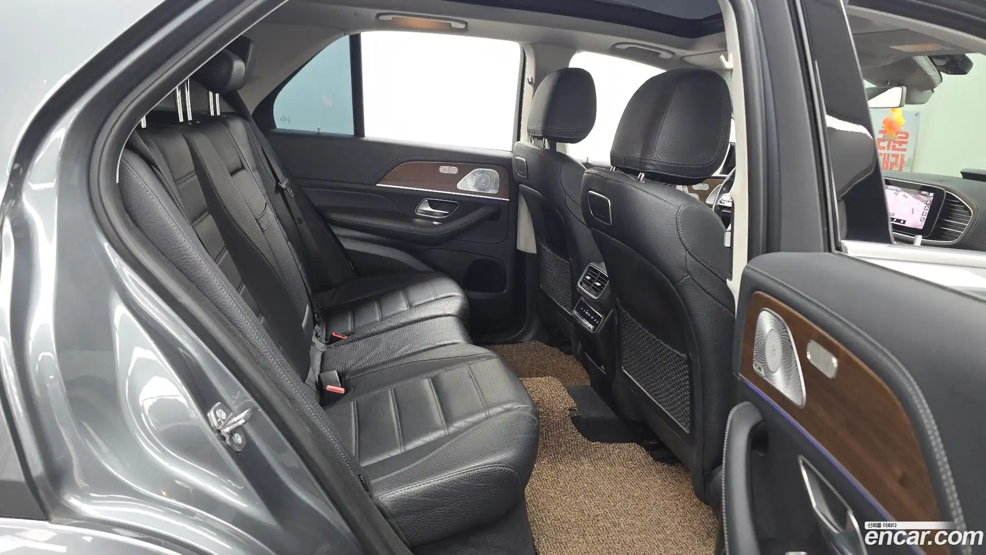 GLE-Class Mercedes-Benz 2020.10-OPTION-016