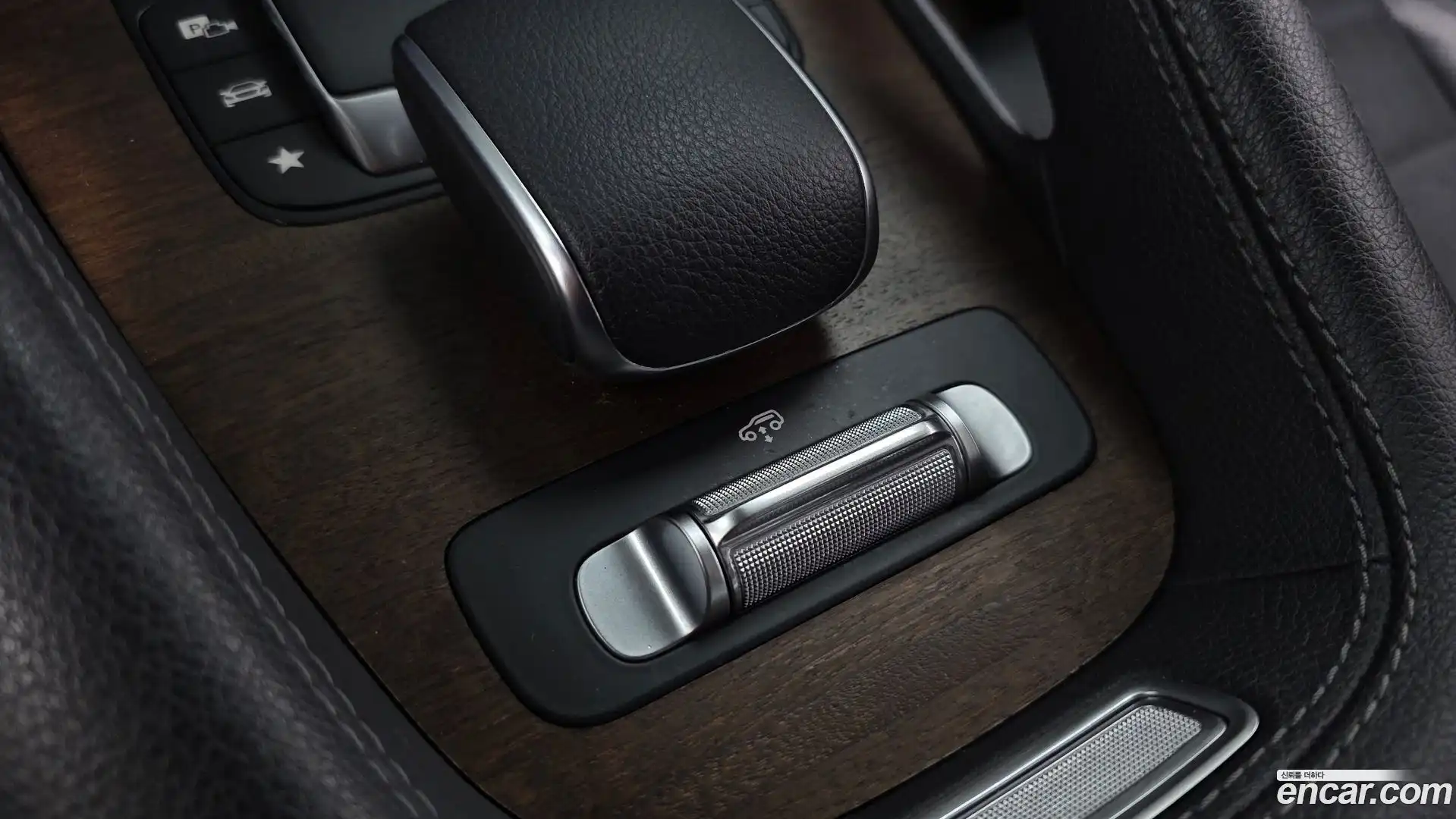 GLE-Class Mercedes-Benz 2020.10-OPTION-021