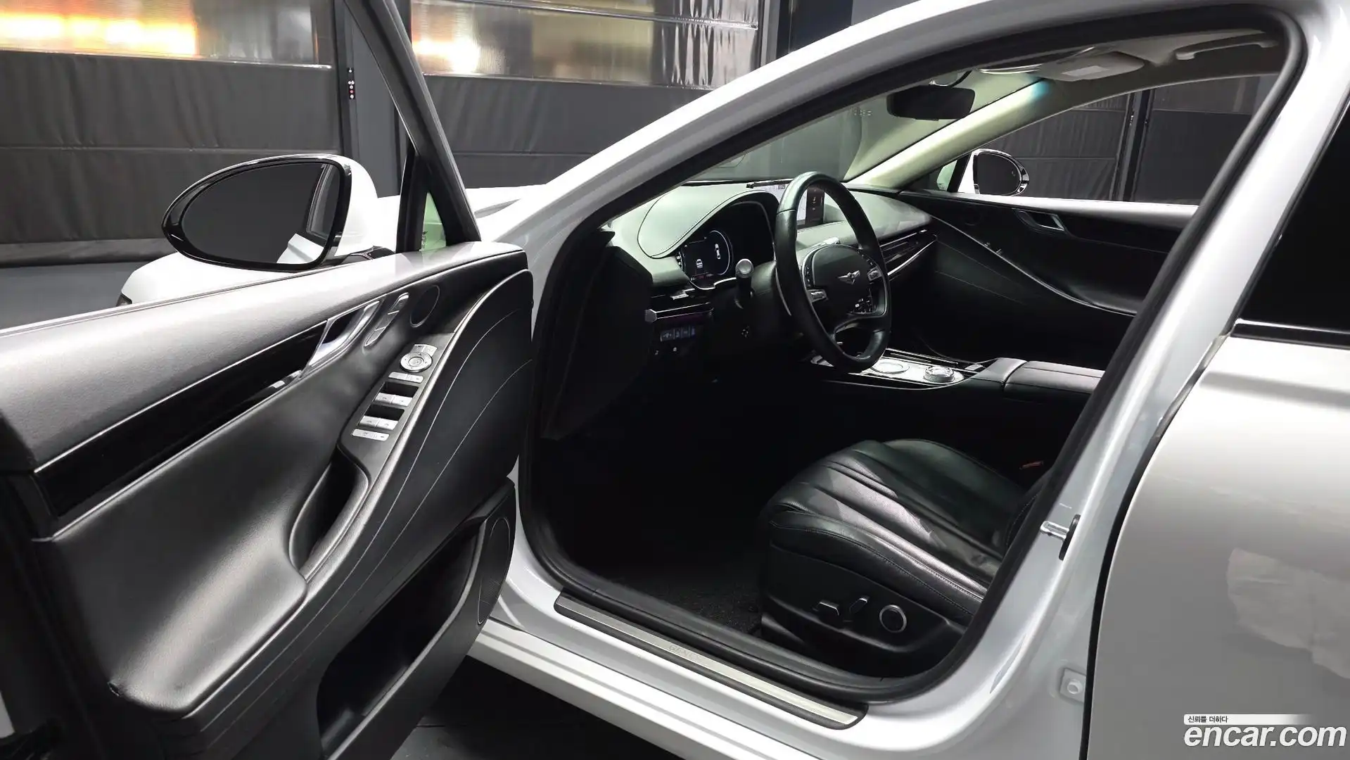 G80 Genesis 2020.4-INNER-010