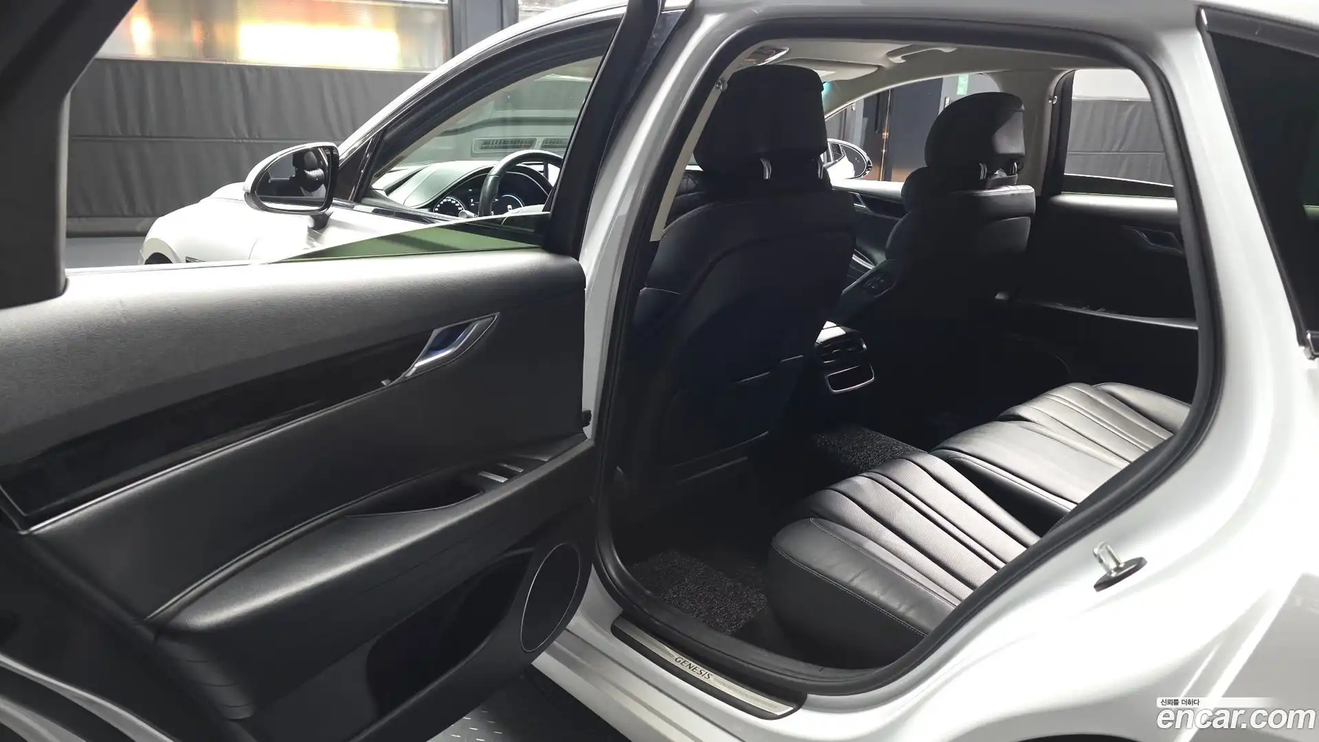 G80 Genesis 2020.4-INNER-036