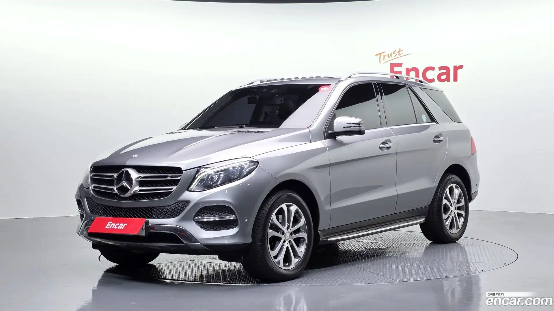 GLE-Class Mercedes-Benz 2016.6-OUTER-001