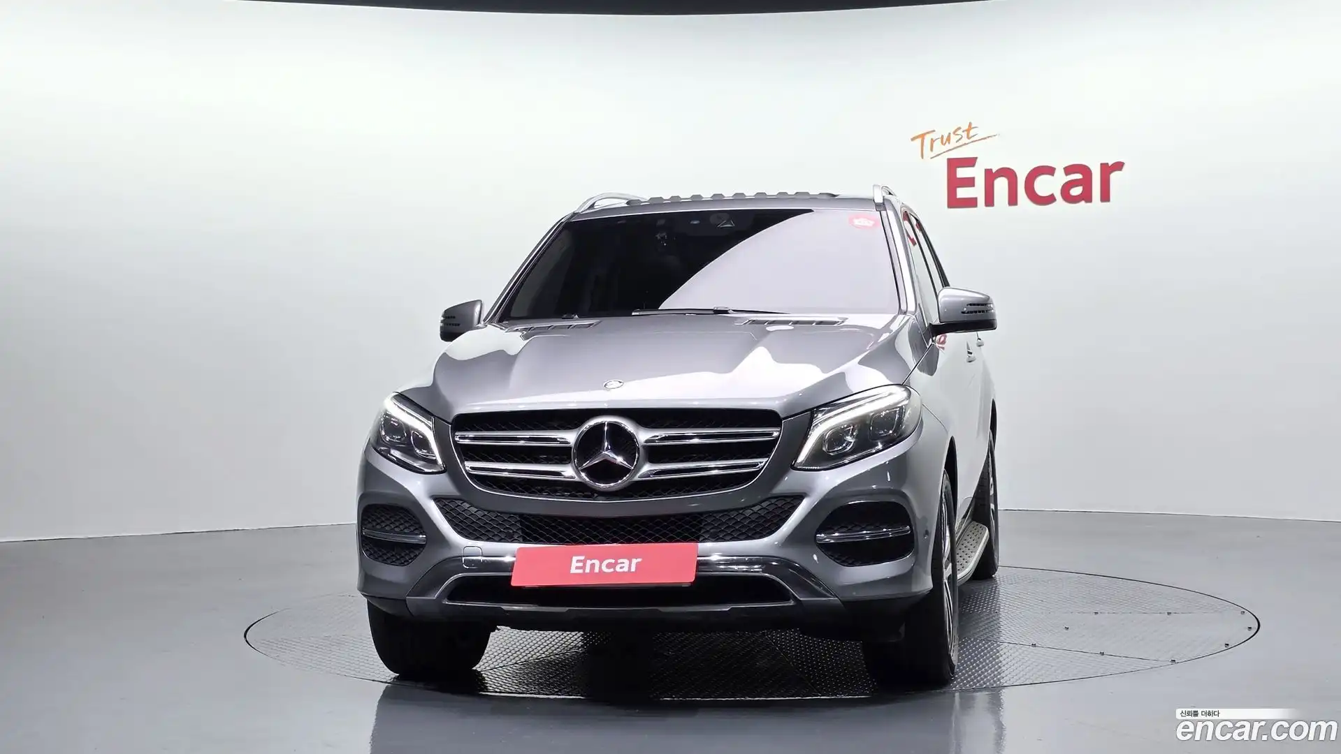 GLE-Class Mercedes-Benz 2016.6-OUTER-003
