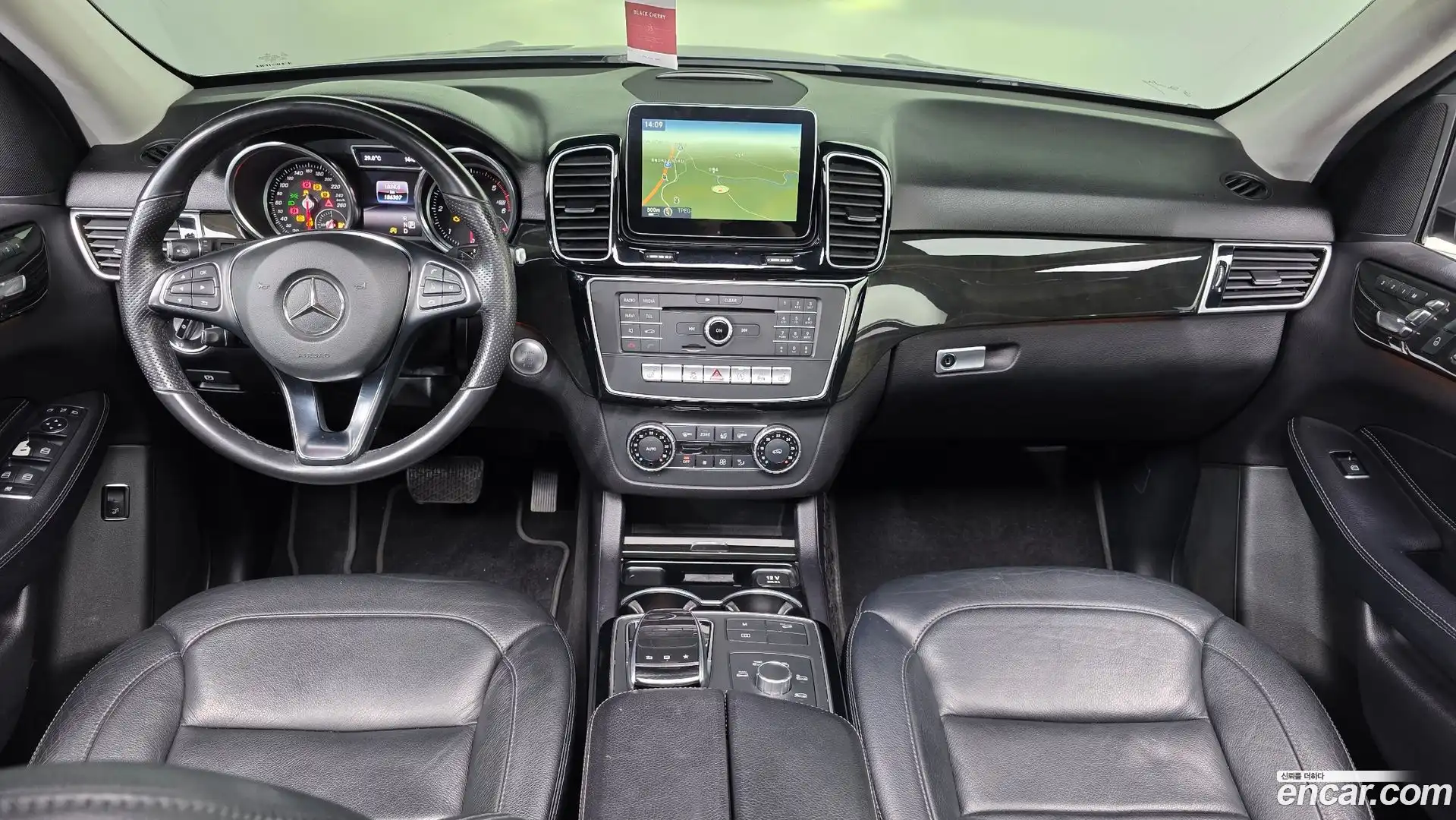 GLE-Class Mercedes-Benz 2016.6-INNER-007