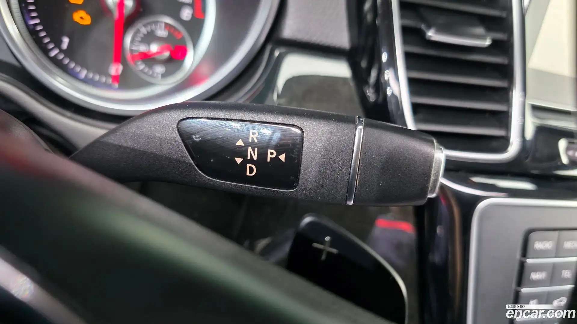 GLE-Class Mercedes-Benz 2016.6-INNER-009