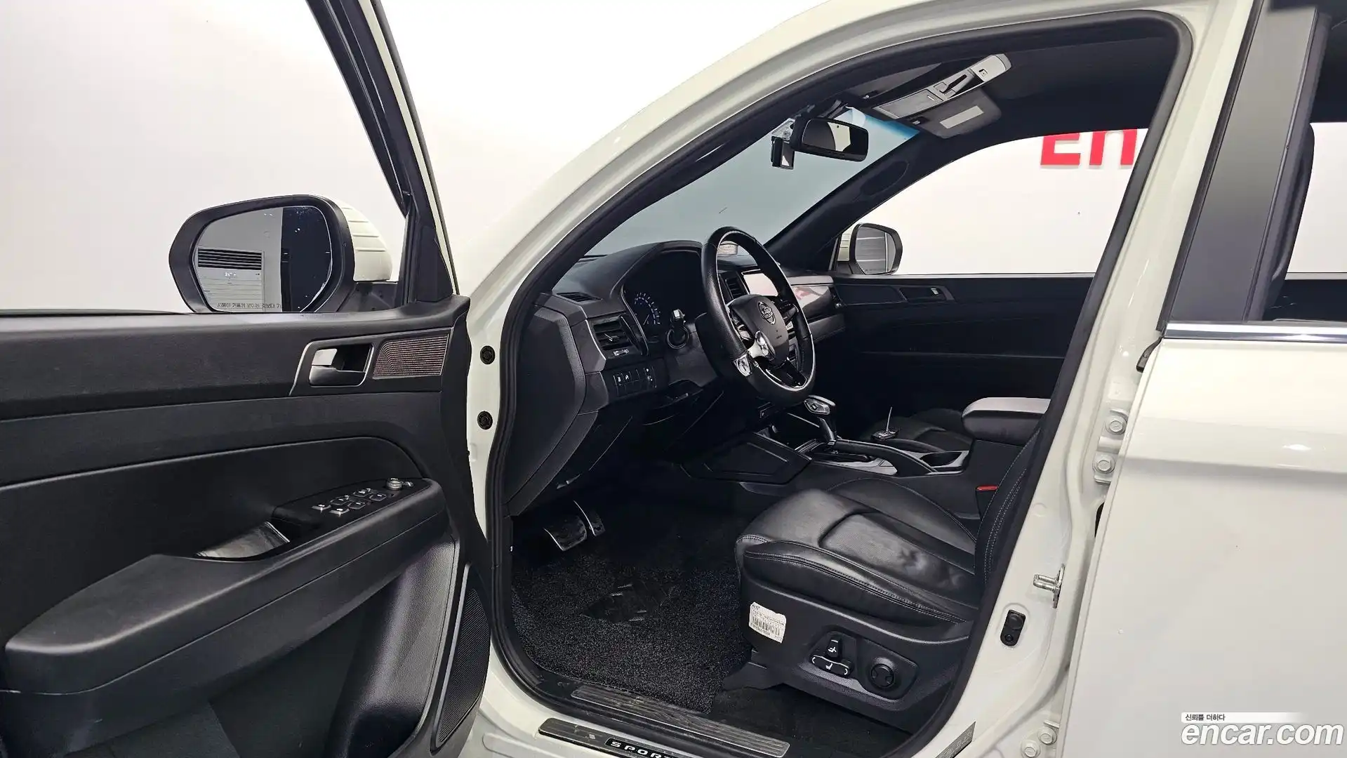 Rexton KG Mobility 2021.6-INNER-010