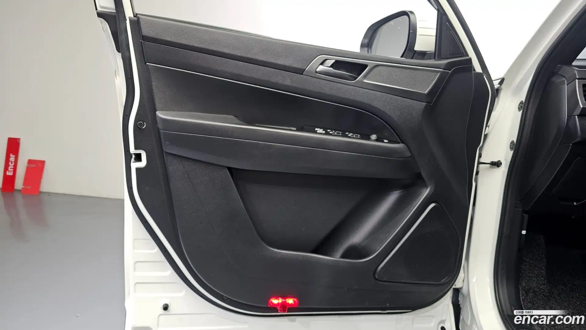 Rexton KG Mobility 2021.6-INNER-034