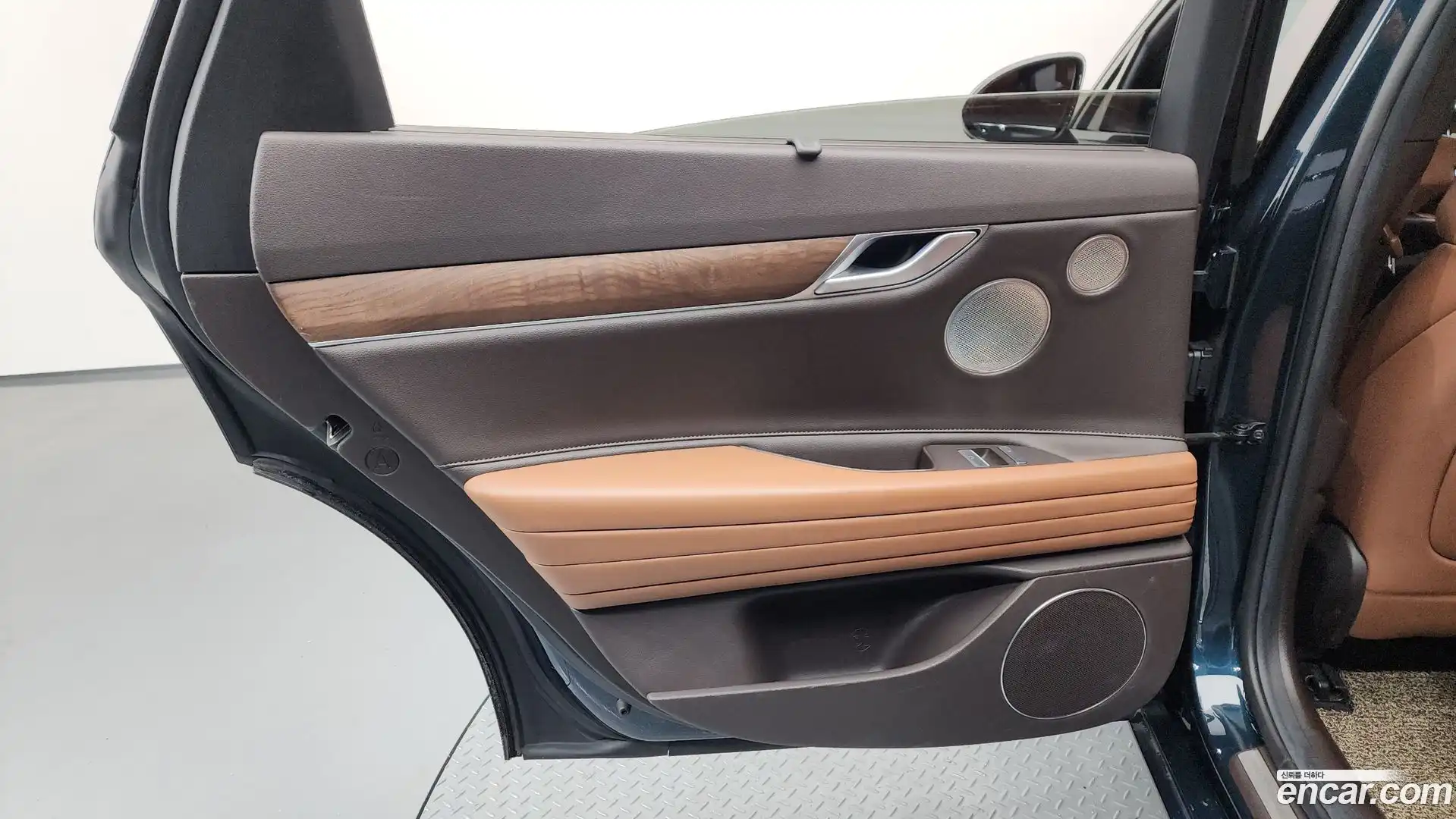 G80 Genesis 2020.10-INNER-035