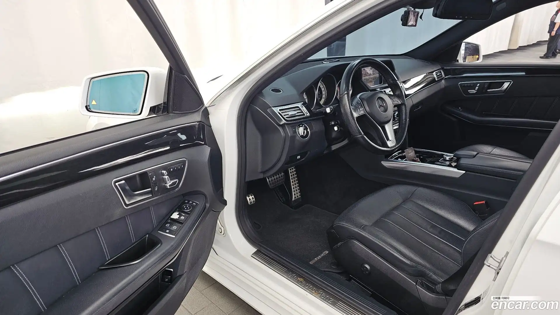 E-Class Mercedes-Benz 2016.0-INNER-010