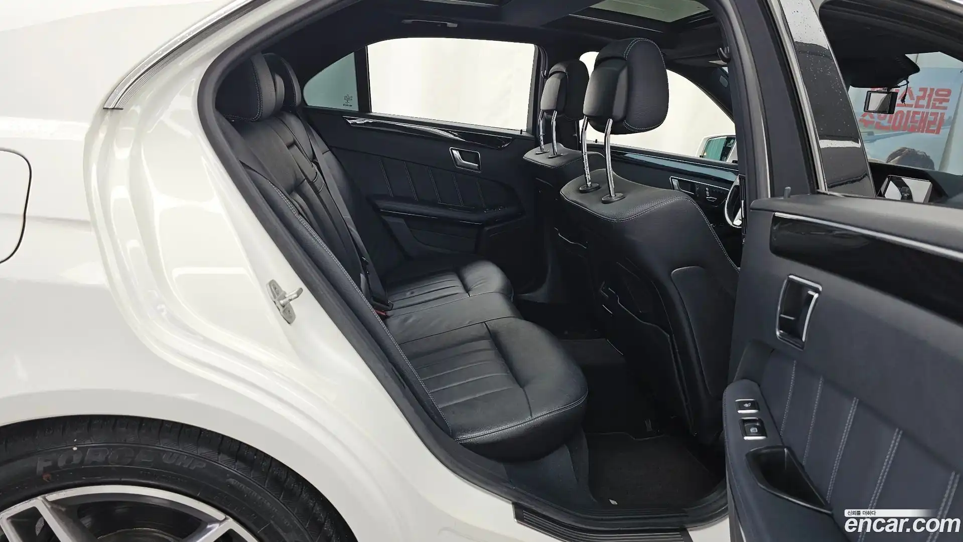 E-Class Mercedes-Benz 2016.0-OPTION-016