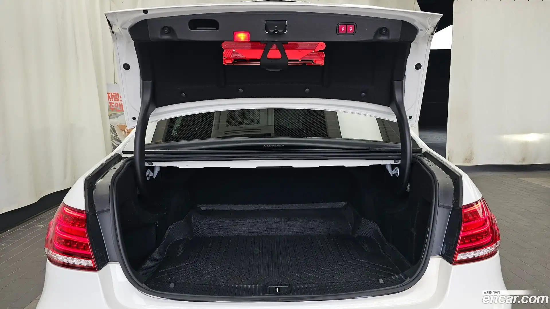 E-Class Mercedes-Benz 2016.0-OPTION-024