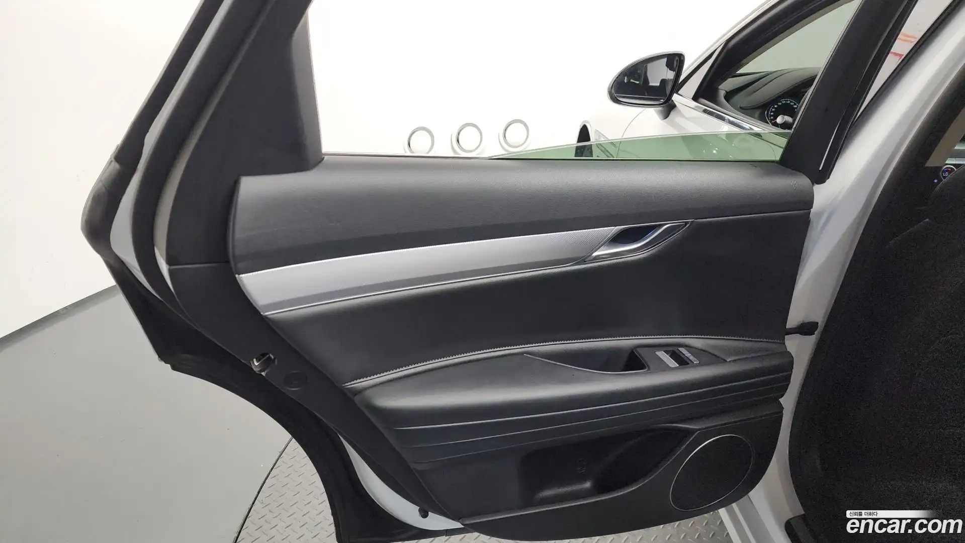 G80 Genesis 2023.5-INNER-035