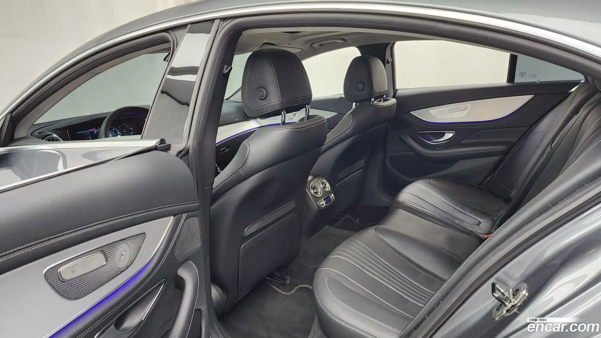 CLS-Class Mercedes-Benz 2019.1-INNER-036