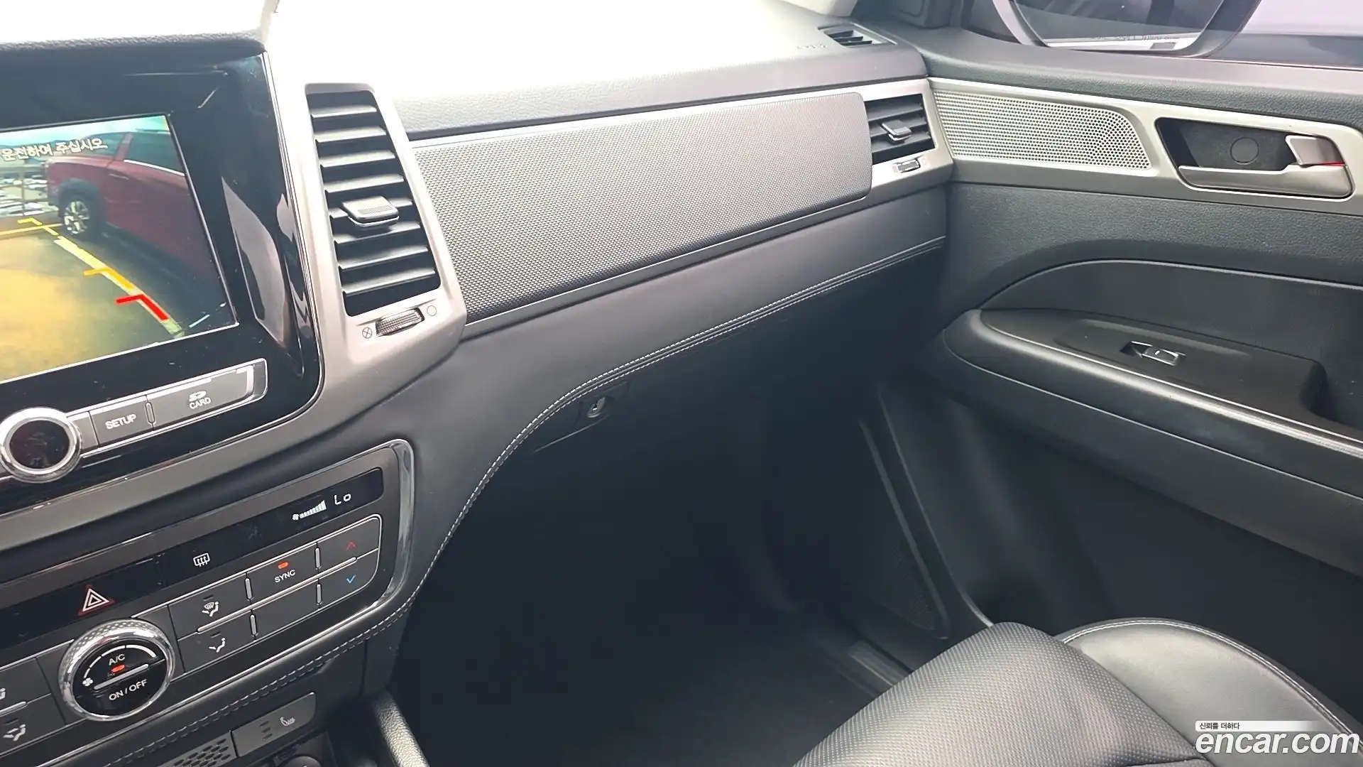 Rexton KG Mobility 2019.6-INNER-010