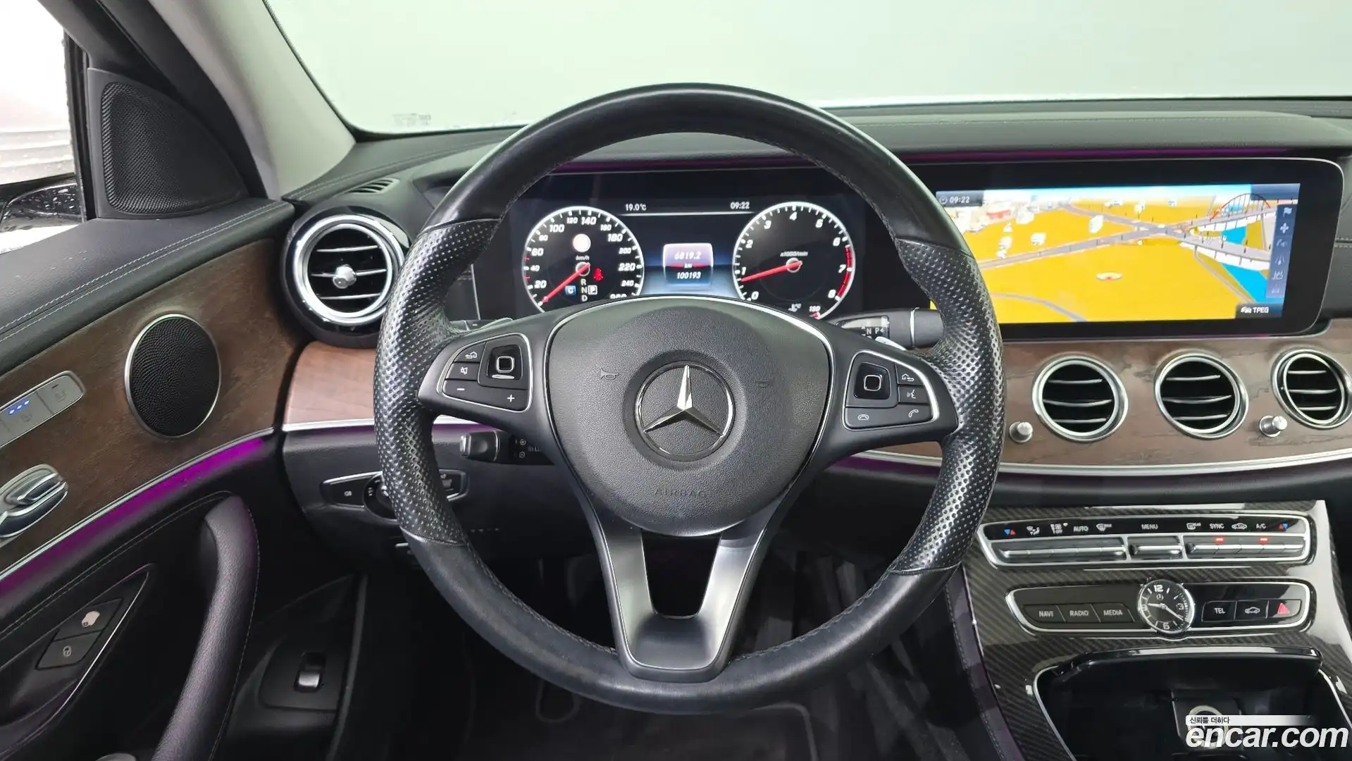 E-Class Mercedes-Benz 2016.8-OPTION-017