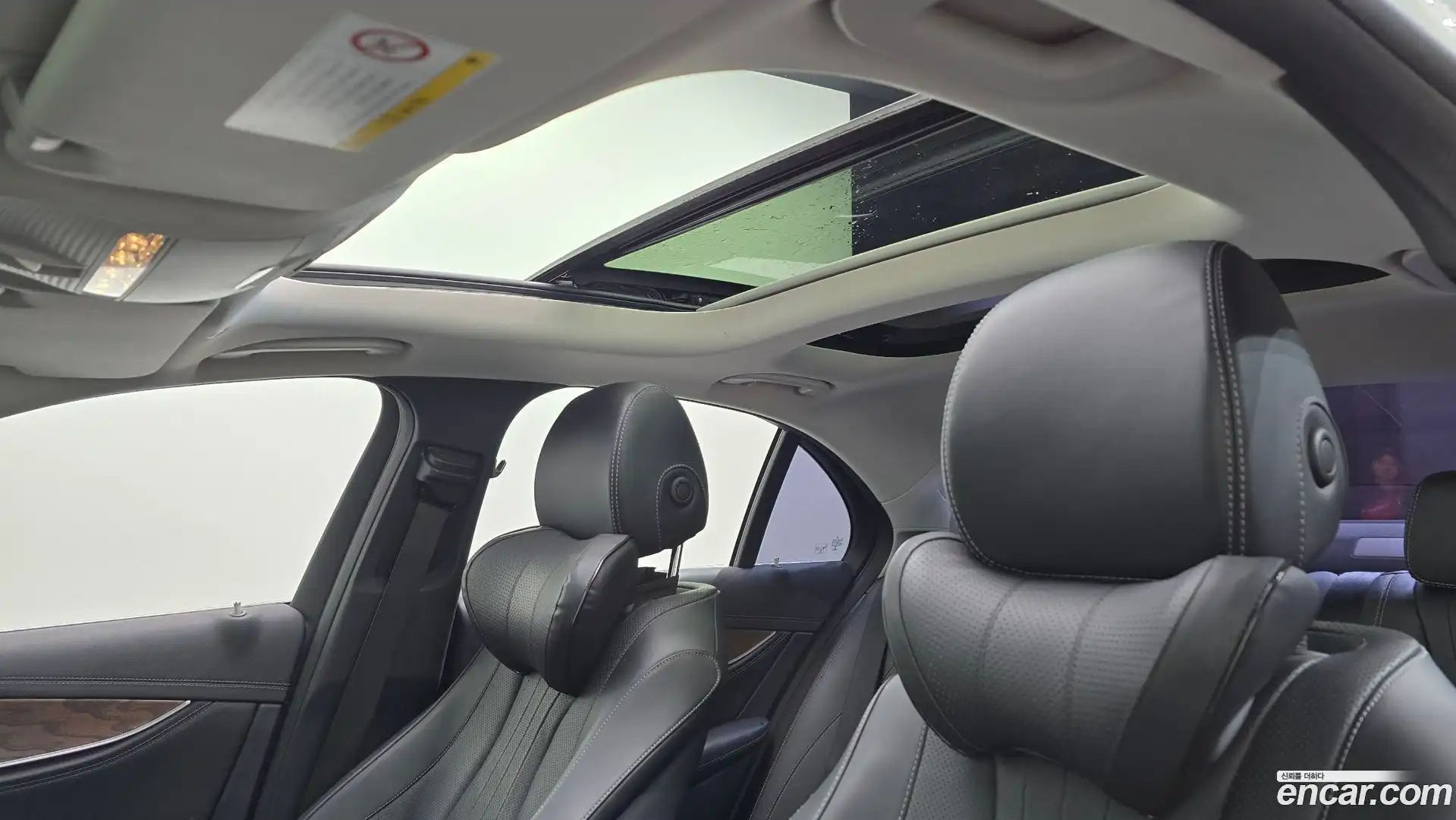E-Class Mercedes-Benz 2016.8-OPTION-020
