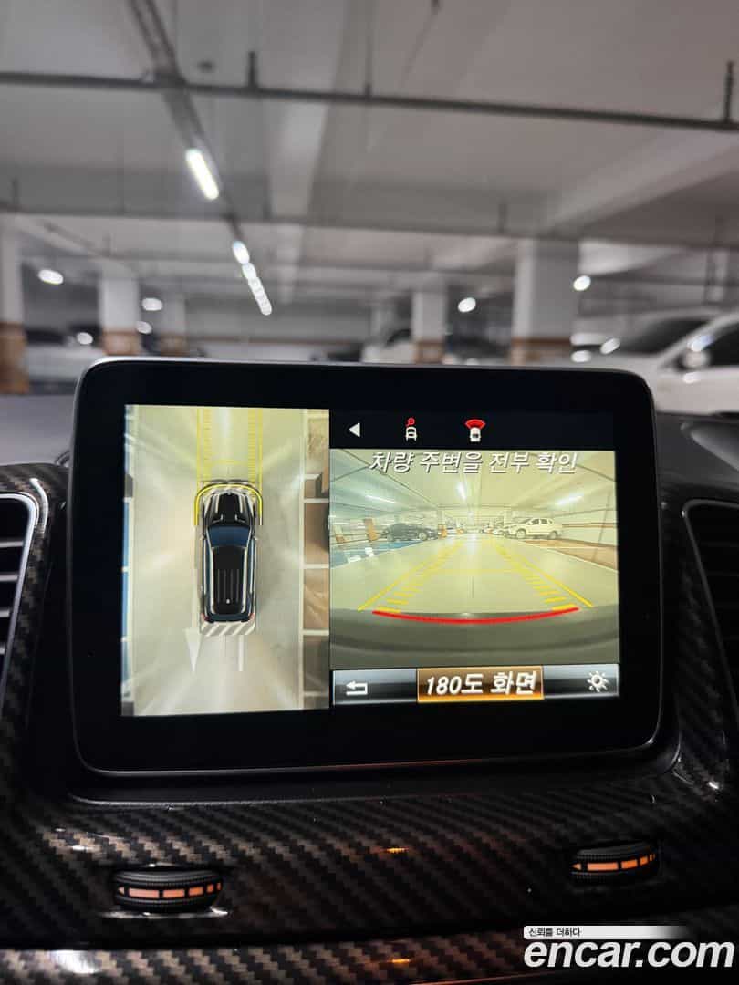 GLE-Class Mercedes-Benz 2016.3-INNER-010