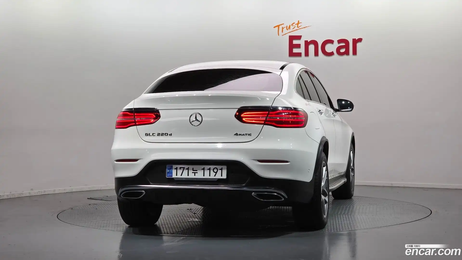 GLC-Class Mercedes-Benz 2017.10-OUTER-004