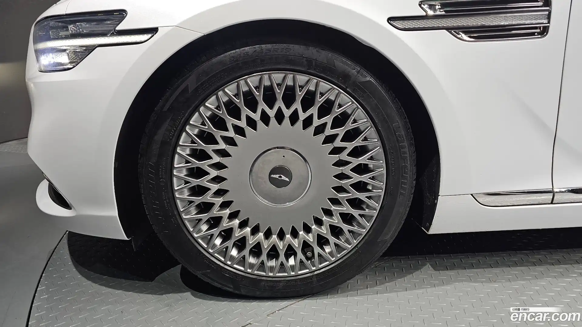 G90 Genesis 2019.0-OUTER-005