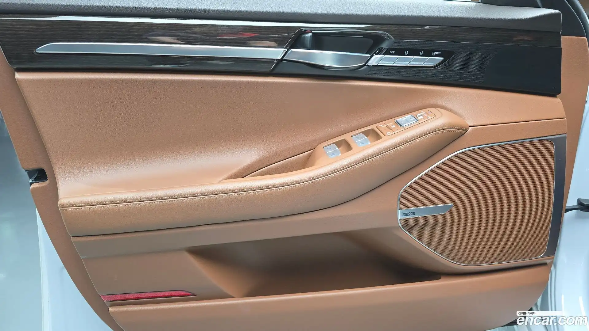 G90 Genesis 2019.0-INNER-034