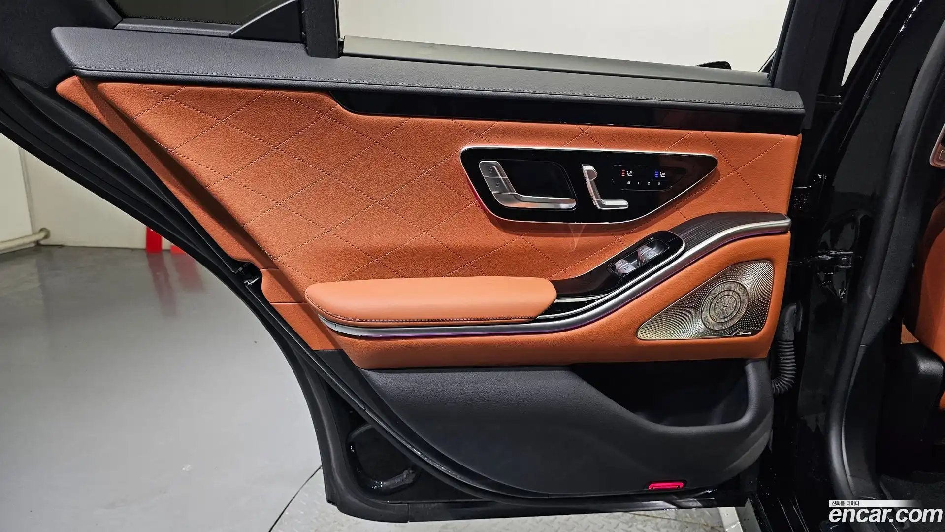 S-Class Mercedes-Benz 2023.6-INNER-035