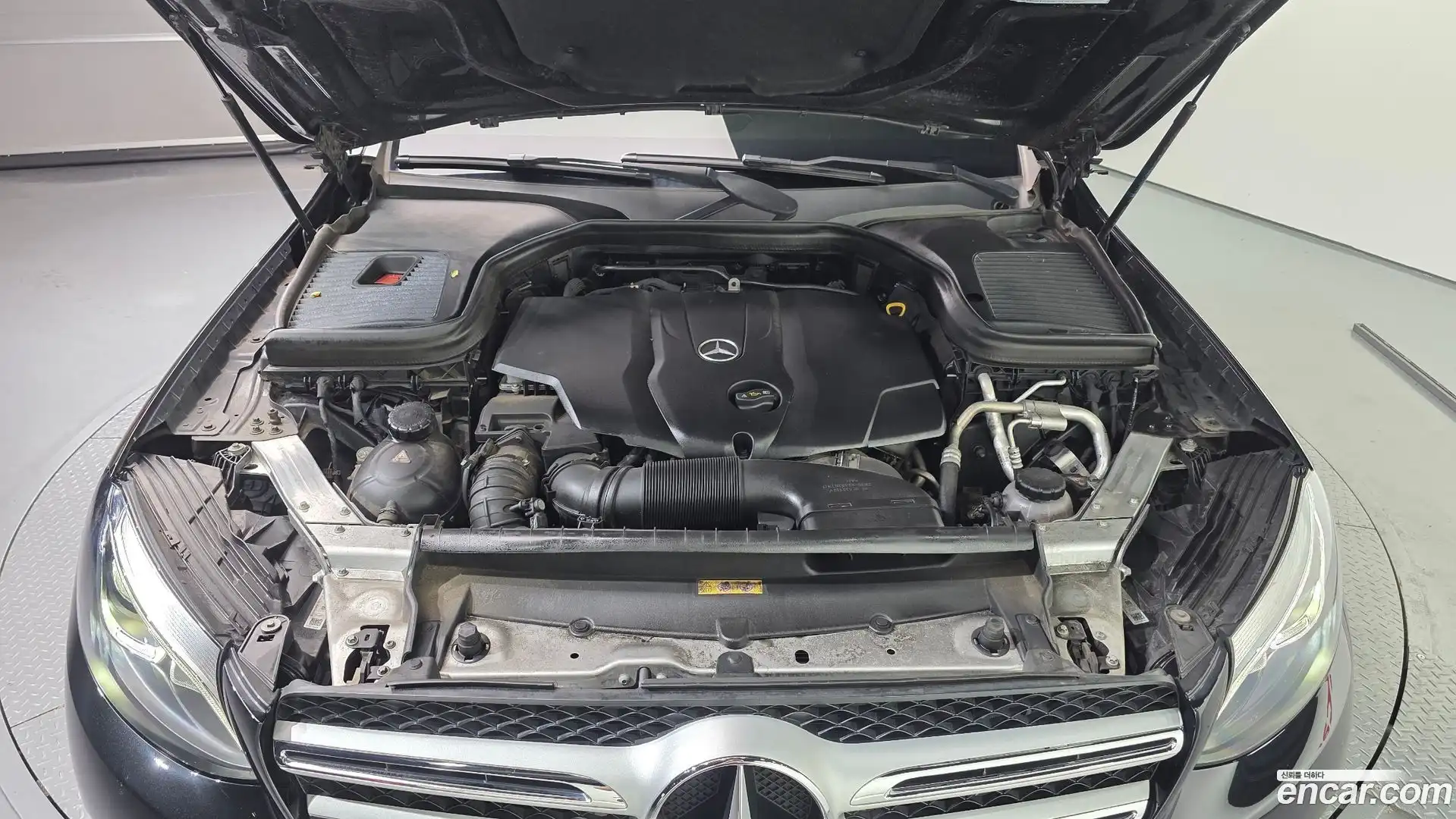 GLC-Class Mercedes-Benz 2017.3-OUTER-006