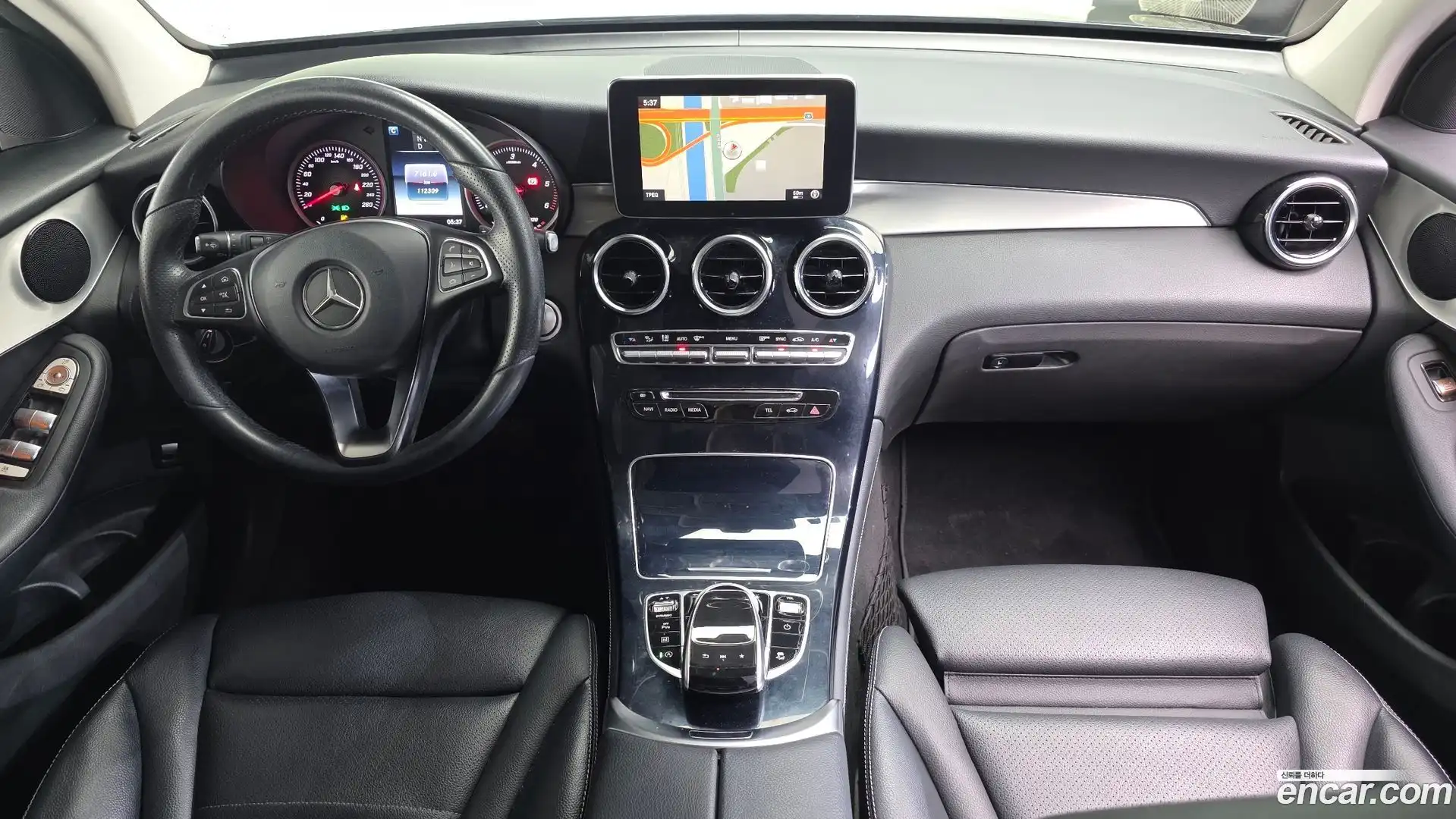 GLC-Class Mercedes-Benz 2017.3-INNER-007