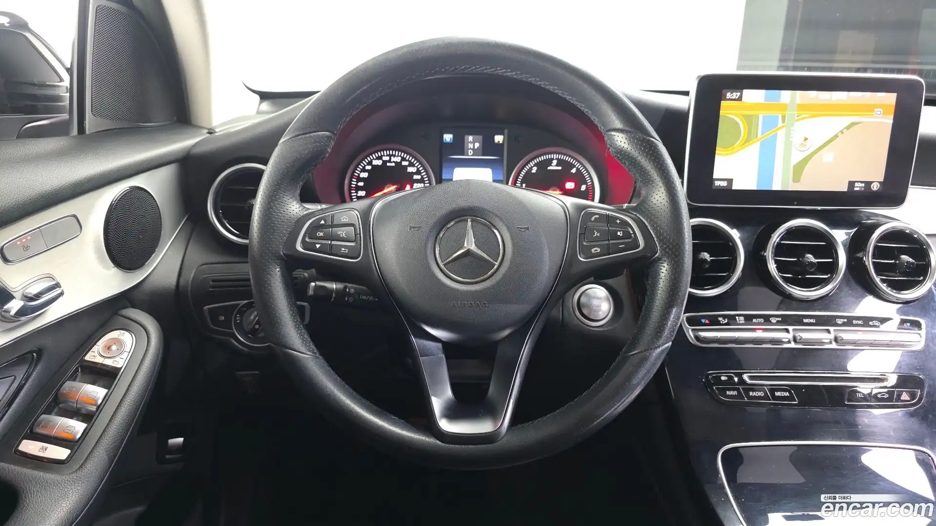 GLC-Class Mercedes-Benz 2017.3-OPTION-017