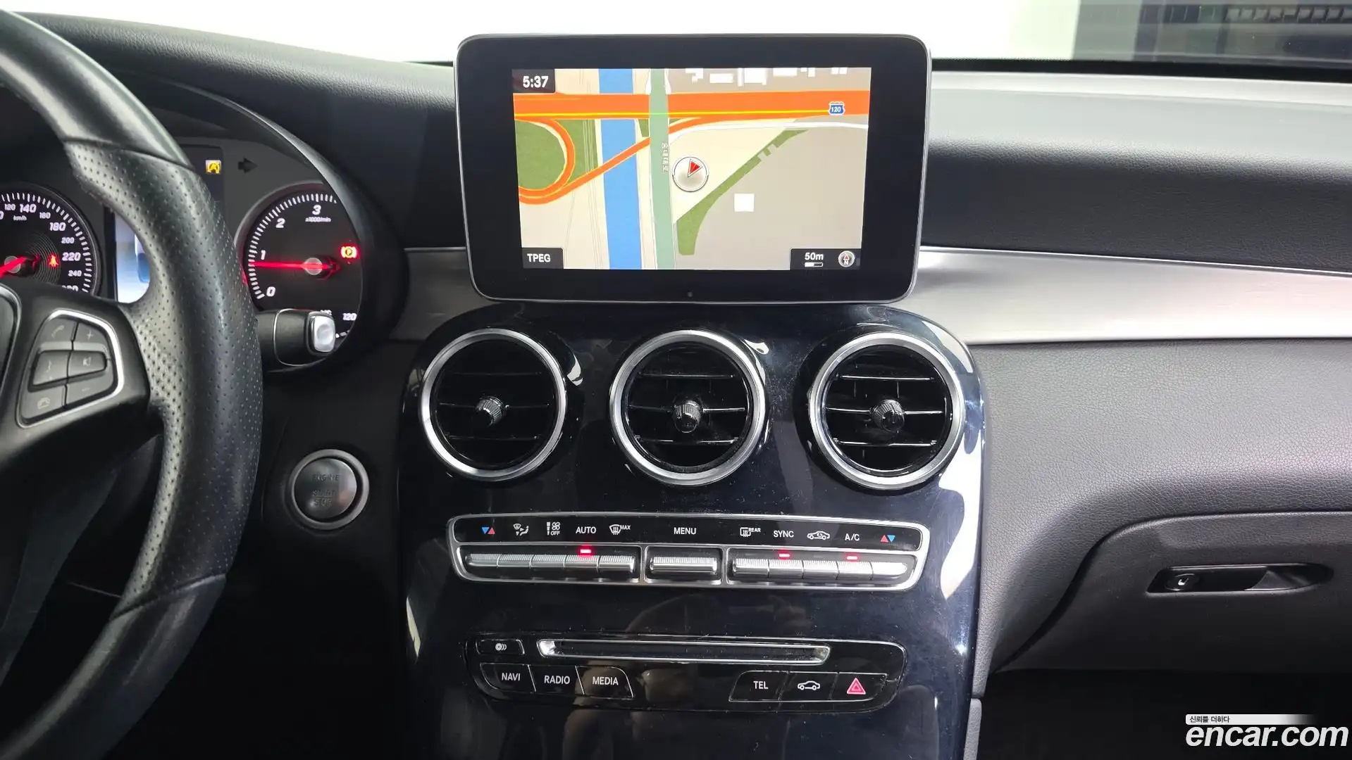 GLC-Class Mercedes-Benz 2017.3-OPTION-018