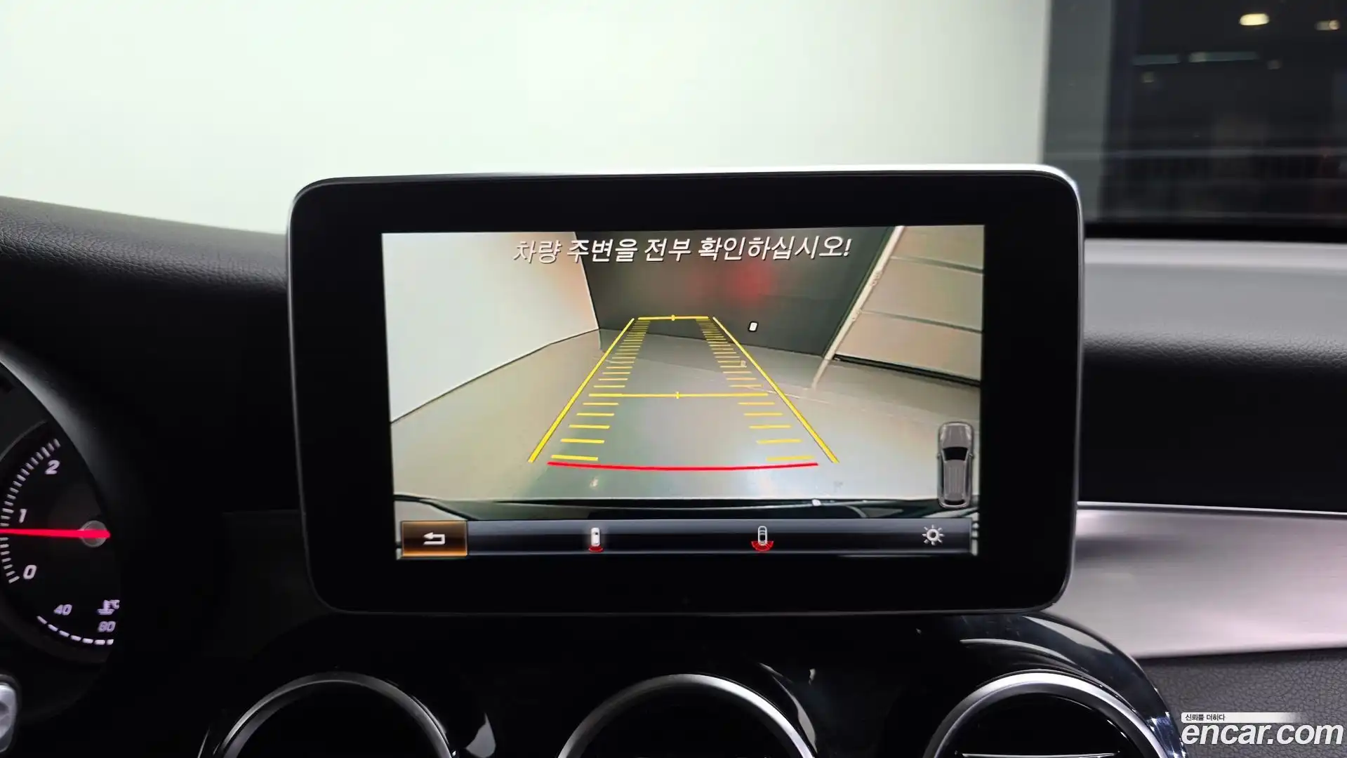 GLC-Class Mercedes-Benz 2017.3-OPTION-019