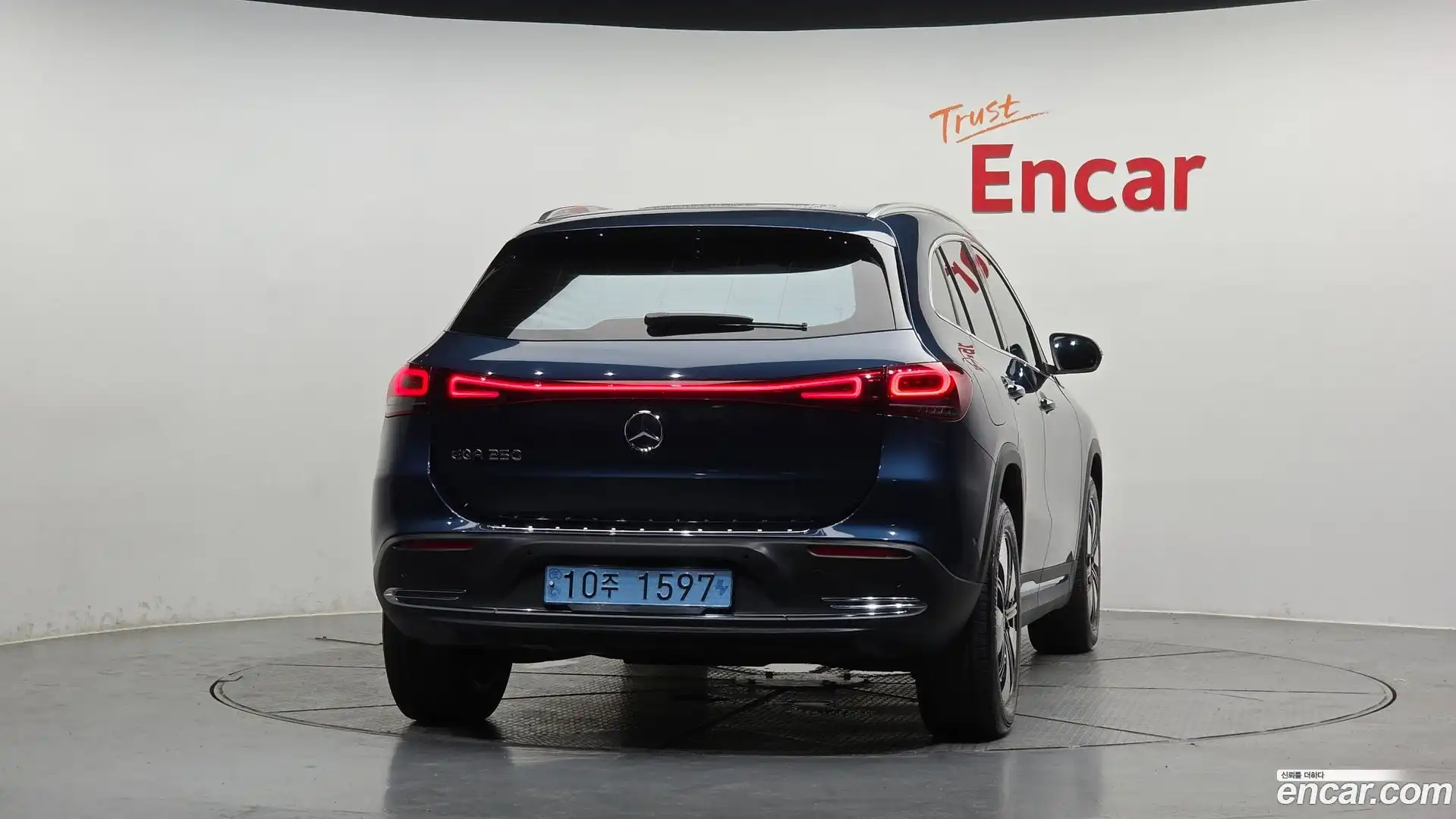 EQA Mercedes-Benz 2021.6-OUTER-004