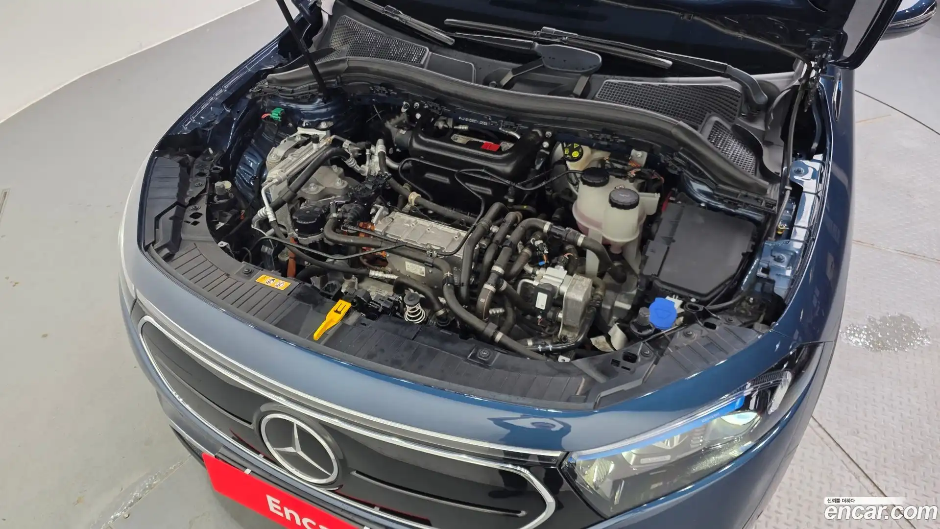 EQA Mercedes-Benz 2021.6-OUTER-006