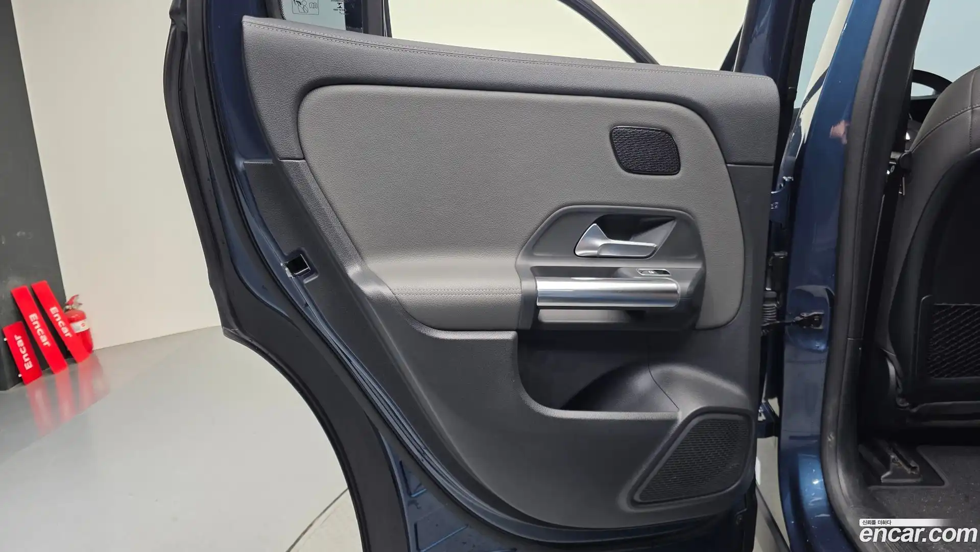 EQA Mercedes-Benz 2021.6-INNER-035