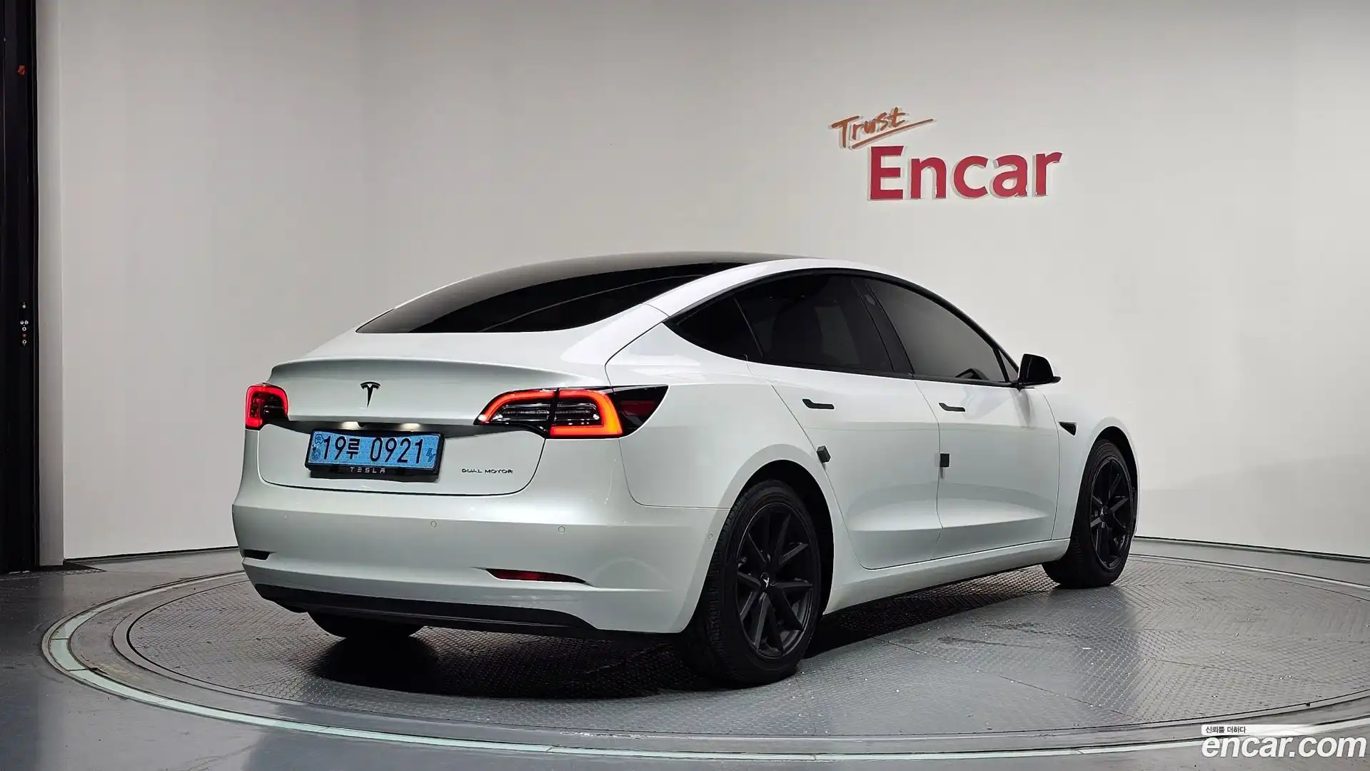 Model 3 Tesla 2022.7-OUTER-002