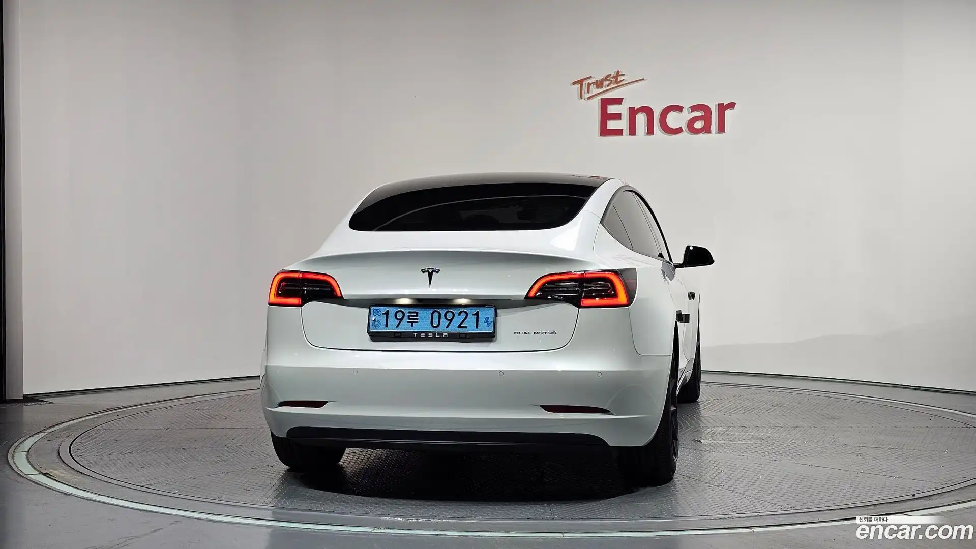 Model 3 Tesla 2022.7-OUTER-004