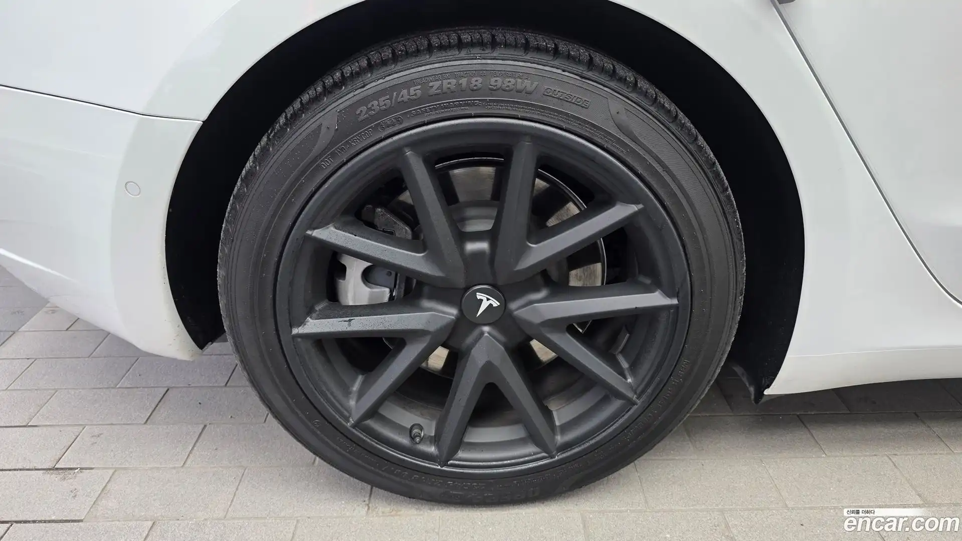 Model 3 Tesla 2022.7-OUTER-005
