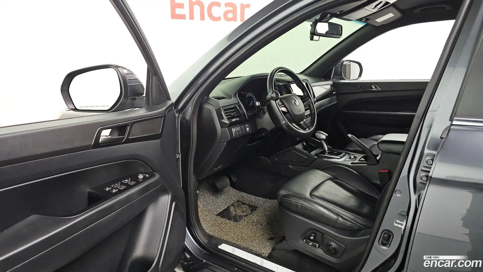 Rexton KG Mobility 2021.0-INNER-010