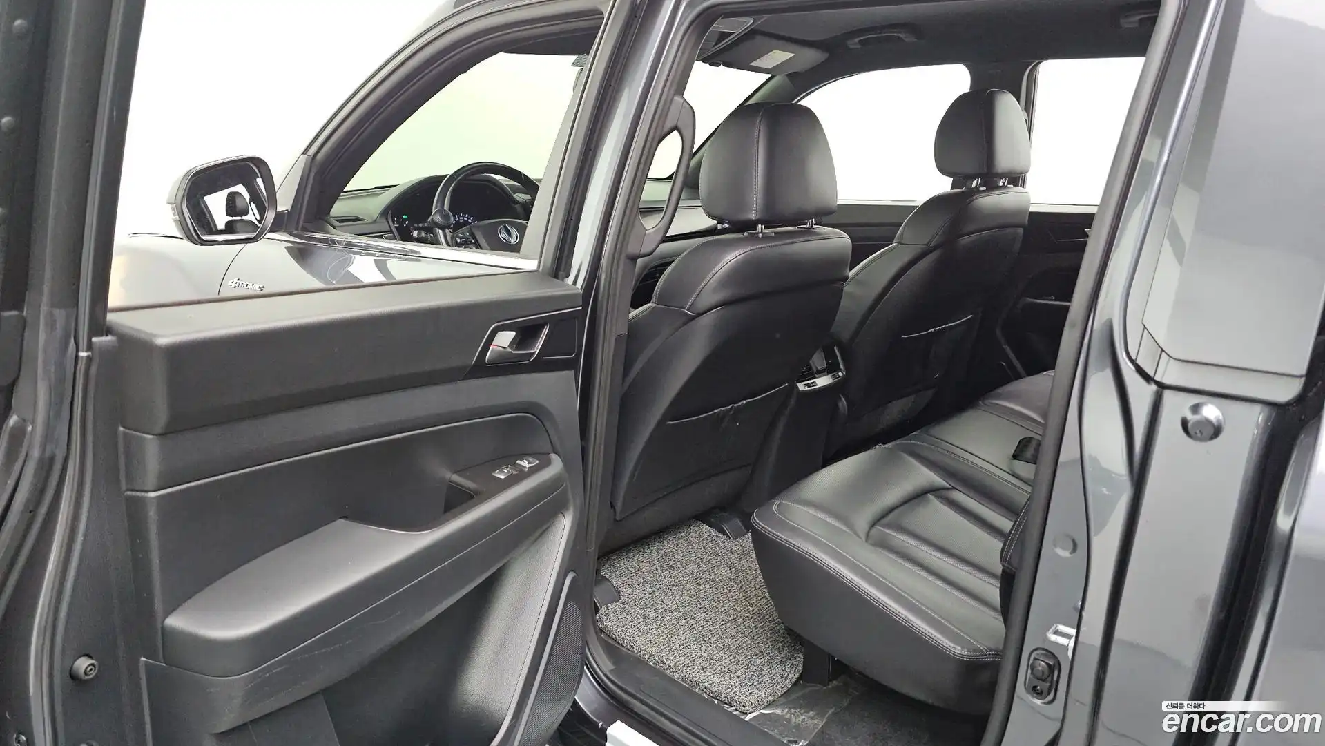 Rexton KG Mobility 2021.0-INNER-036