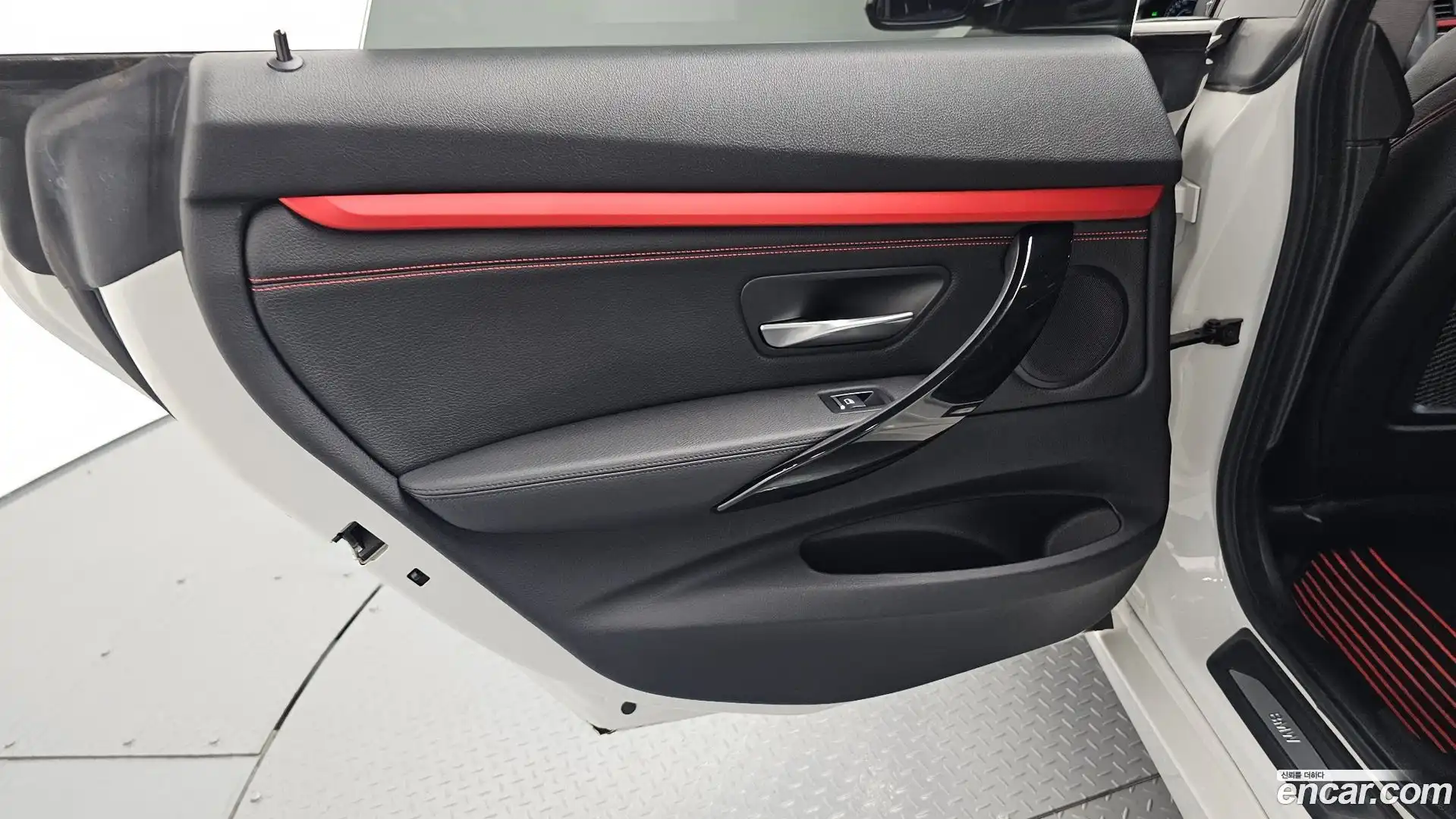Gran Turismo BMW 2019.10-INNER-035