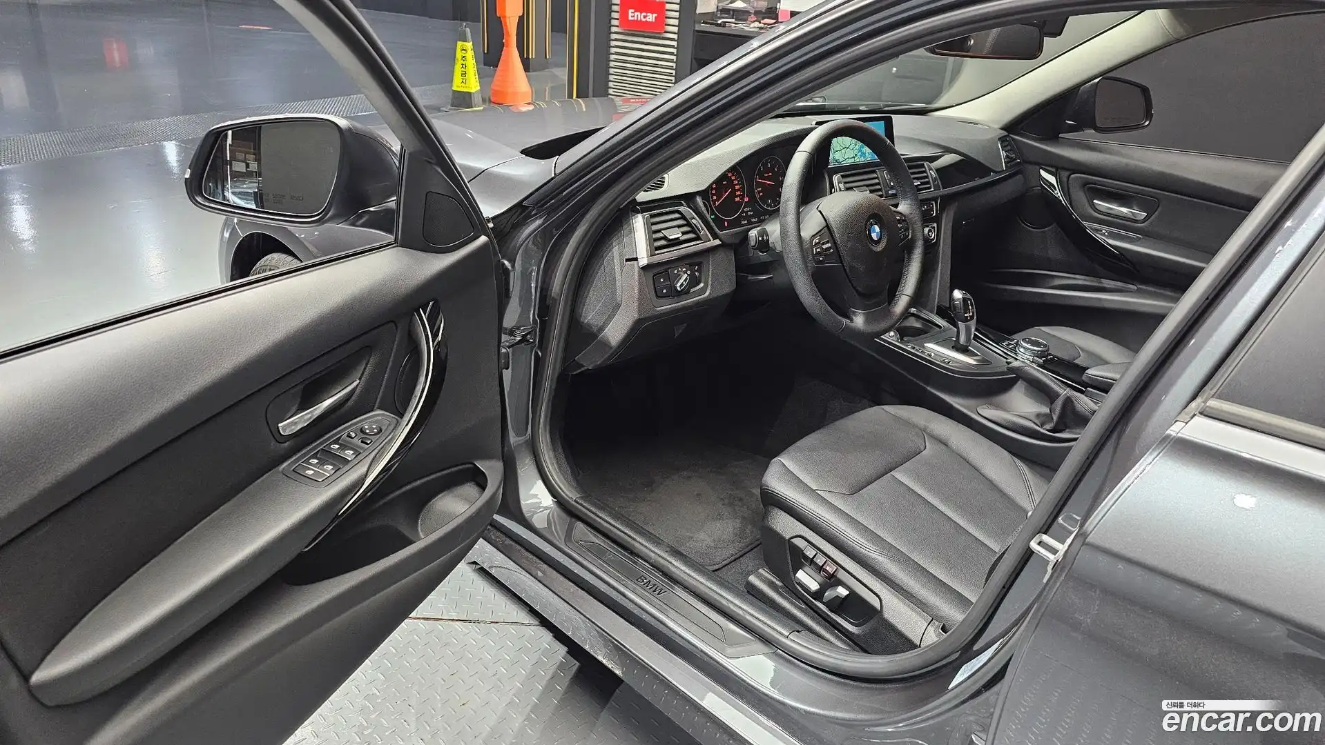3-Series BMW 2016.5-INNER-010