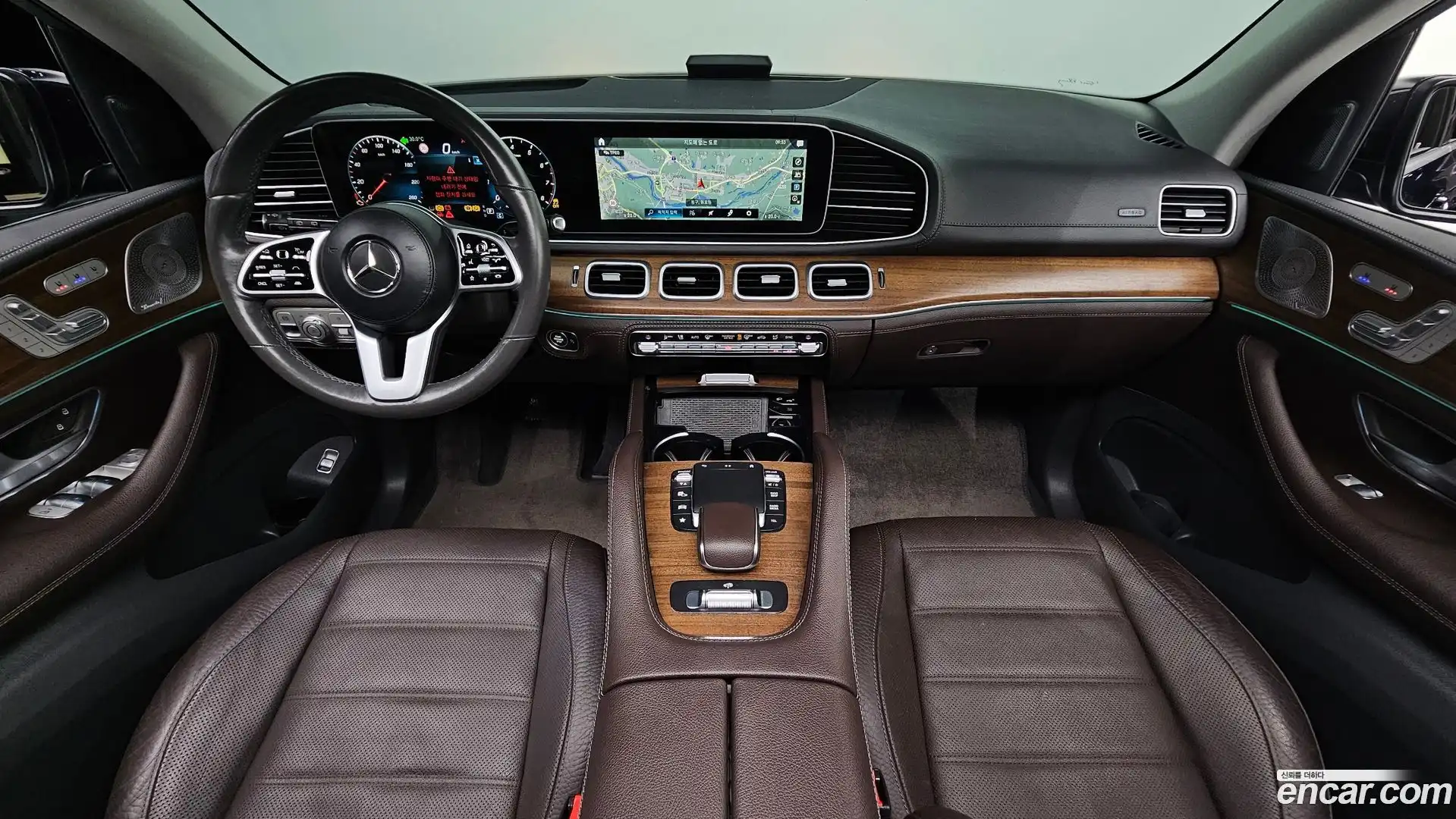 GLE-Class Mercedes-Benz 2020.11-INNER-007