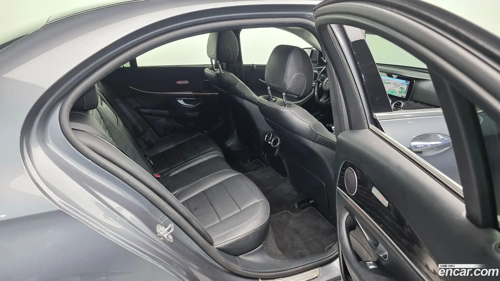 E-Class Mercedes-Benz 2017.9-OPTION-016