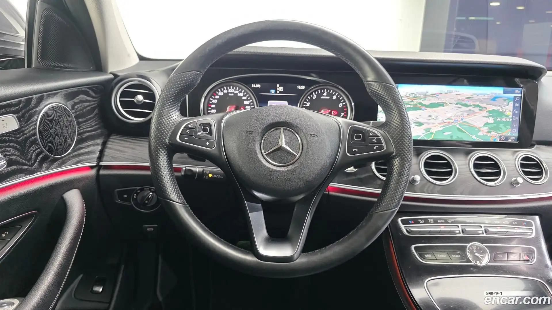 E-Class Mercedes-Benz 2017.9-OPTION-017