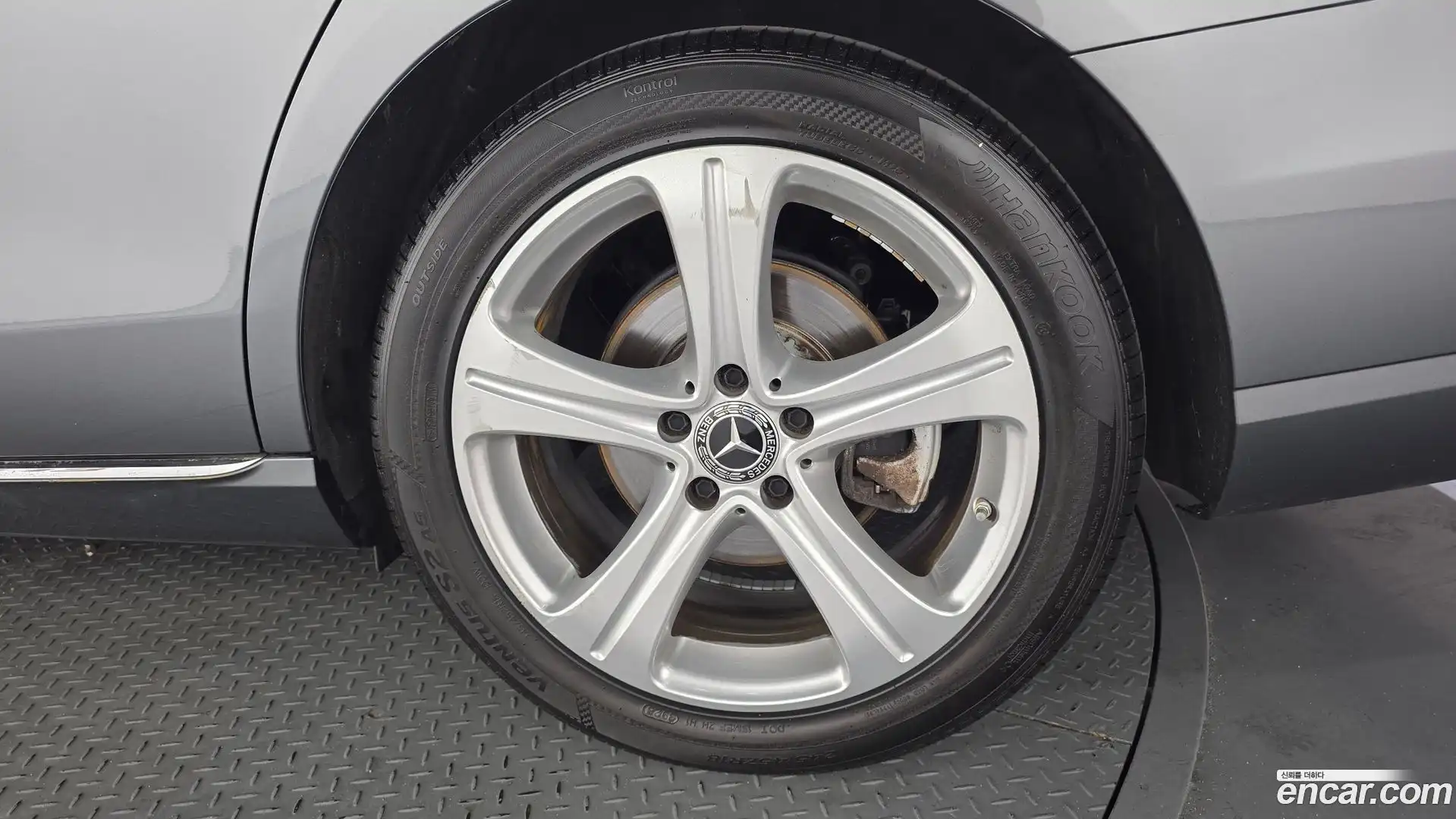 E-Class Mercedes-Benz 2017.9-OUTER-031