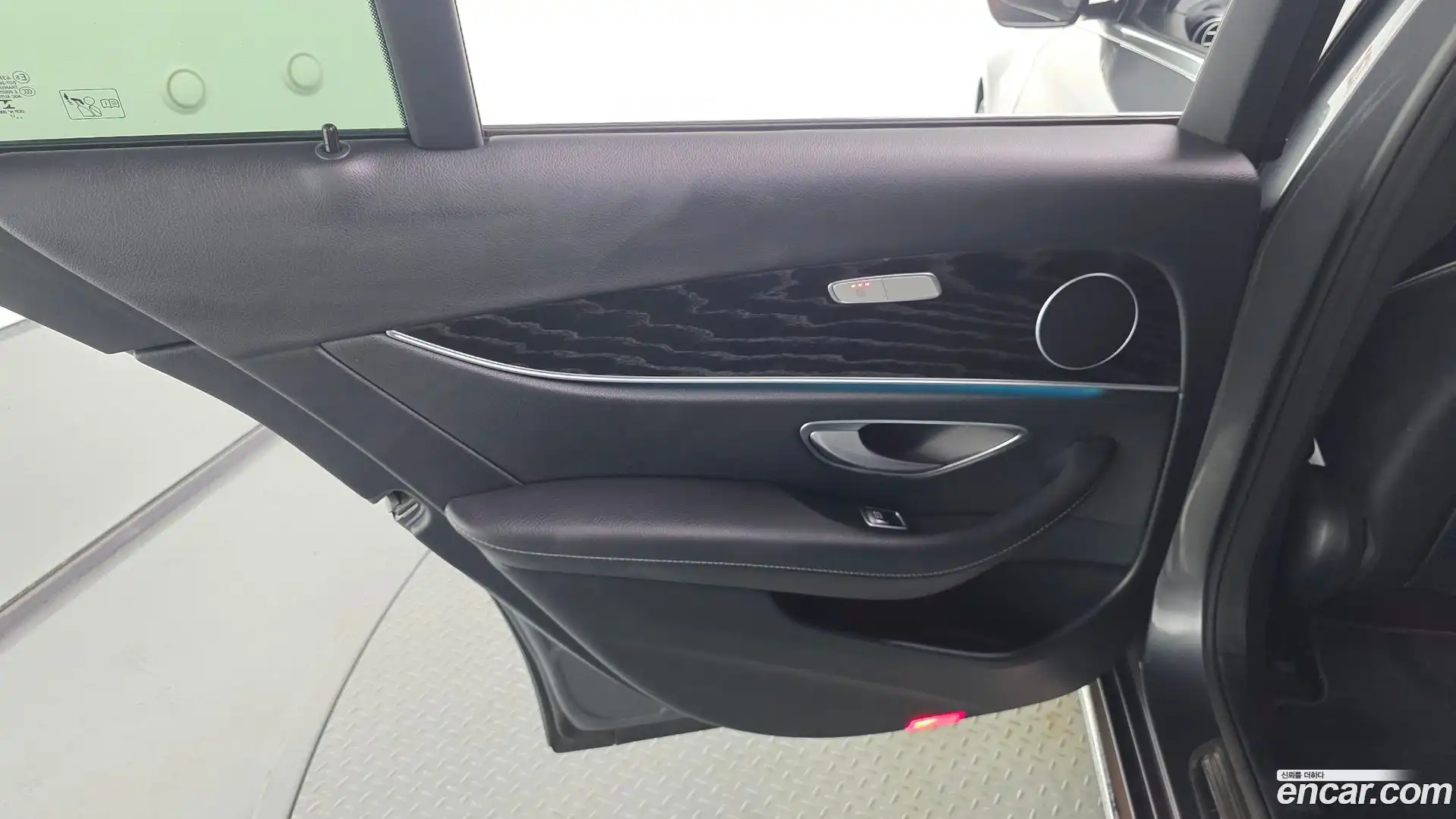 E-Class Mercedes-Benz 2017.9-INNER-035