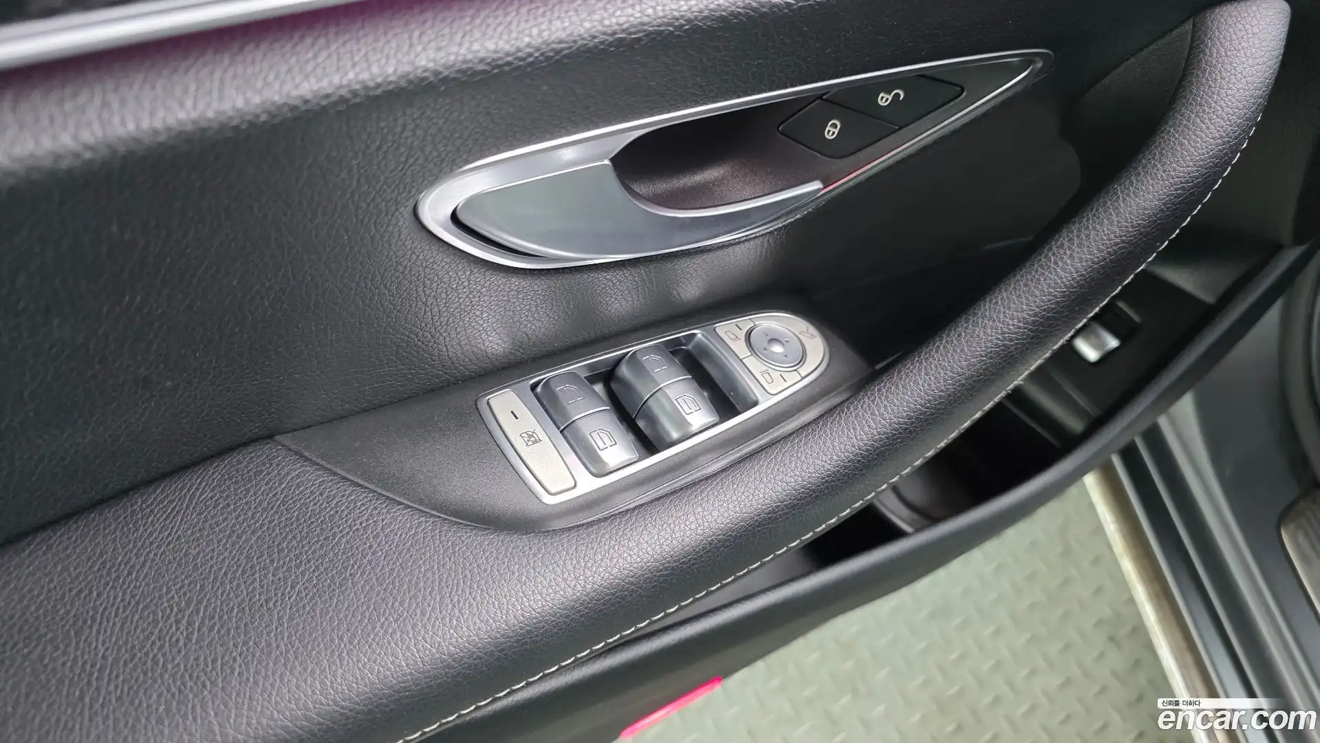 E-Class Mercedes-Benz 2017.9-OPTION-043