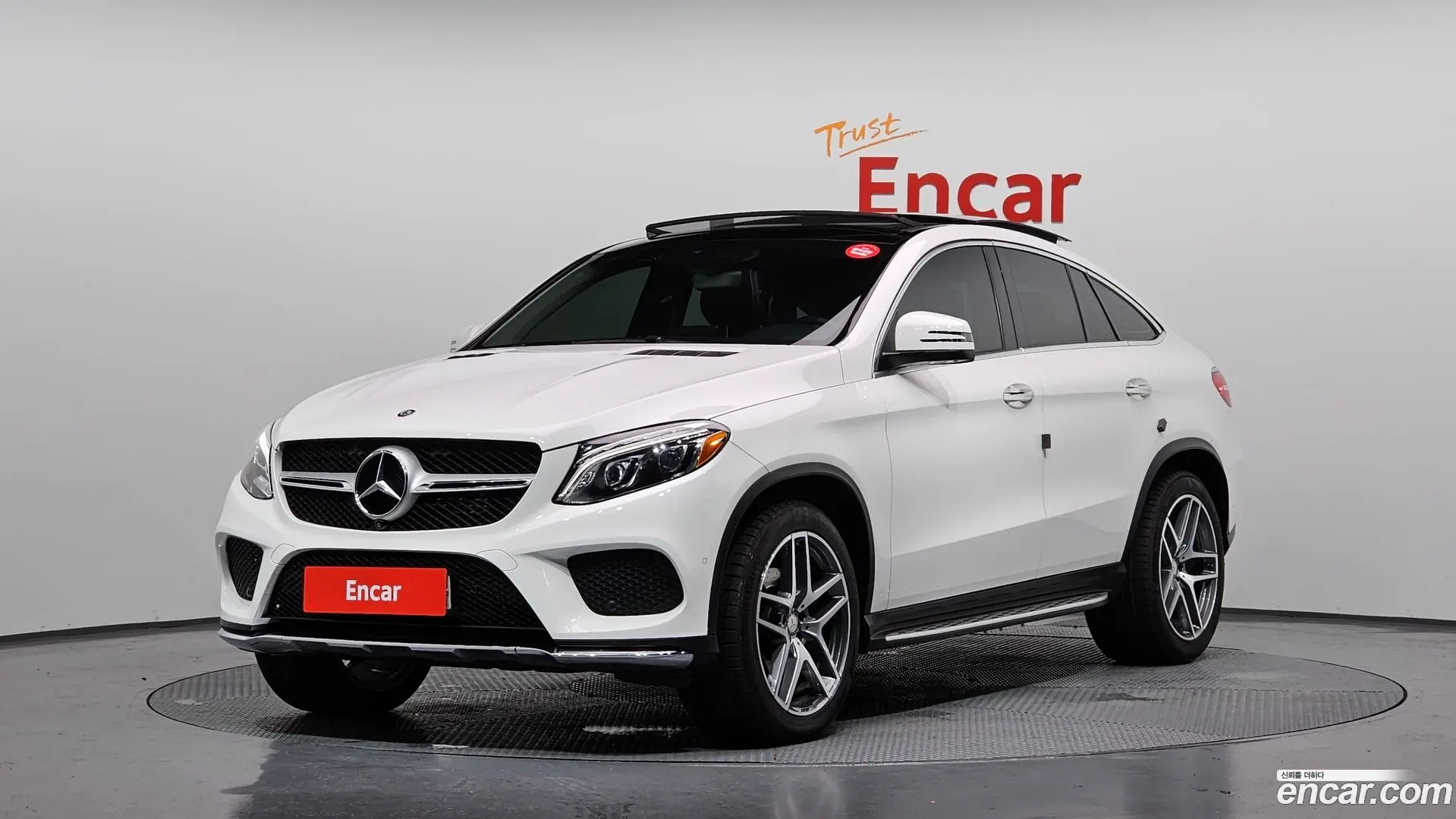 Main__Slider__Photo:GLE-Class Mercedes-Benz 2017.1-0