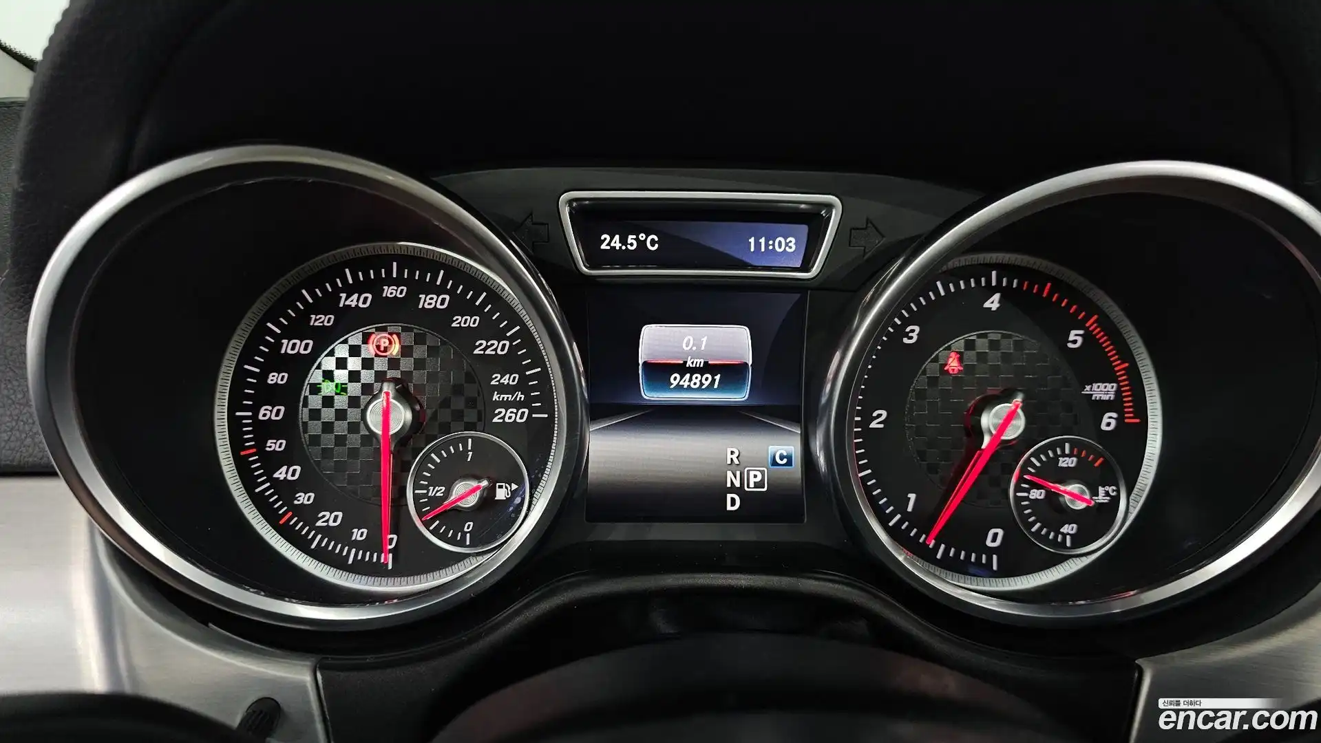 GLE-Class Mercedes-Benz 2017.1-INNER-008
