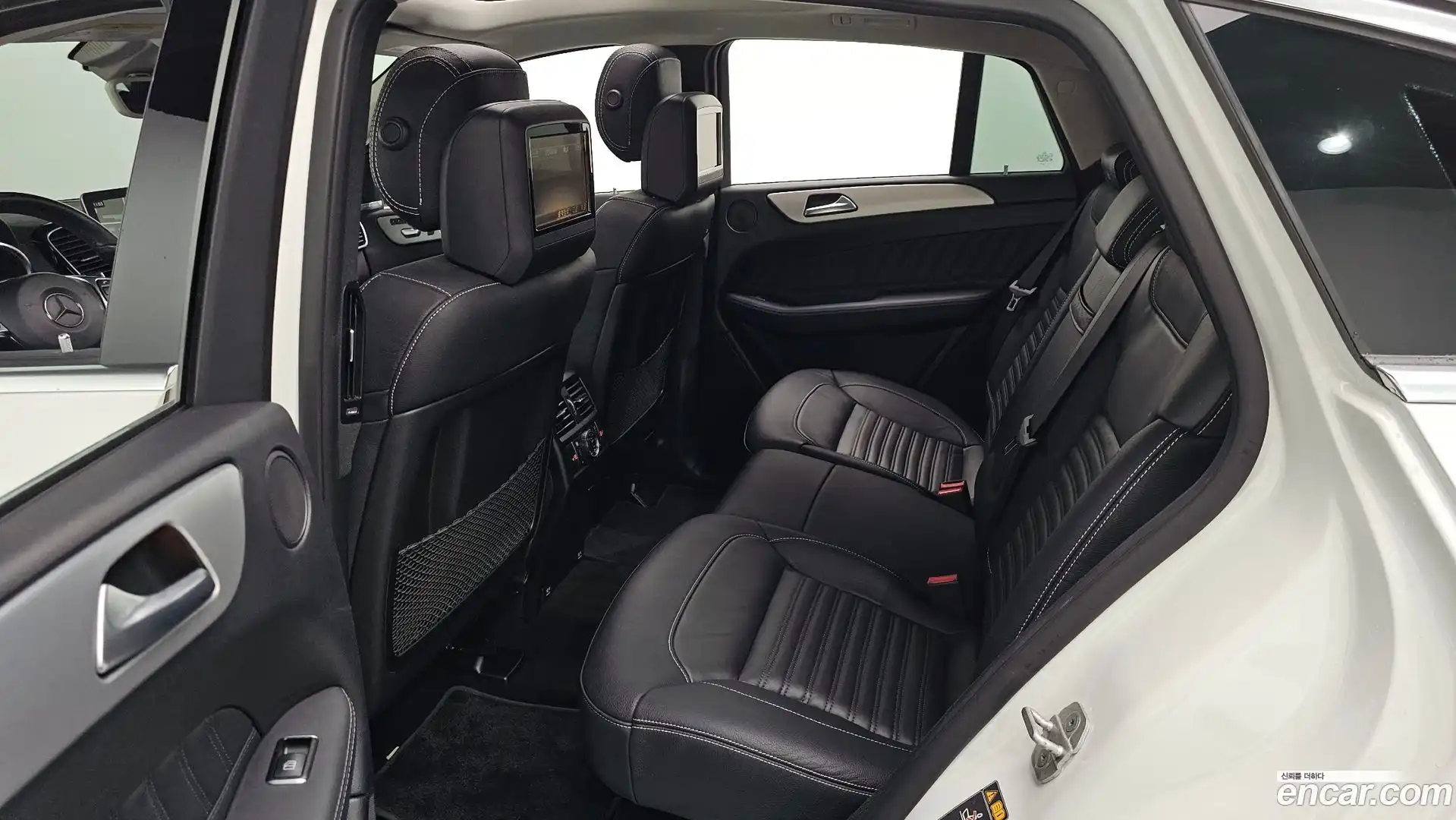 GLE-Class Mercedes-Benz 2017.1-OPTION-015