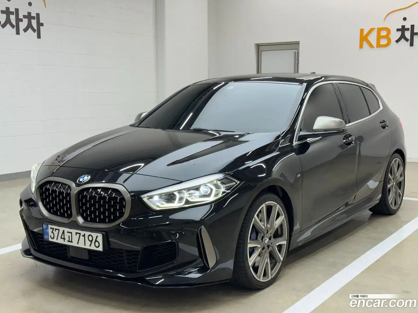 1-Series BMW 2023.11-OUTER-001
