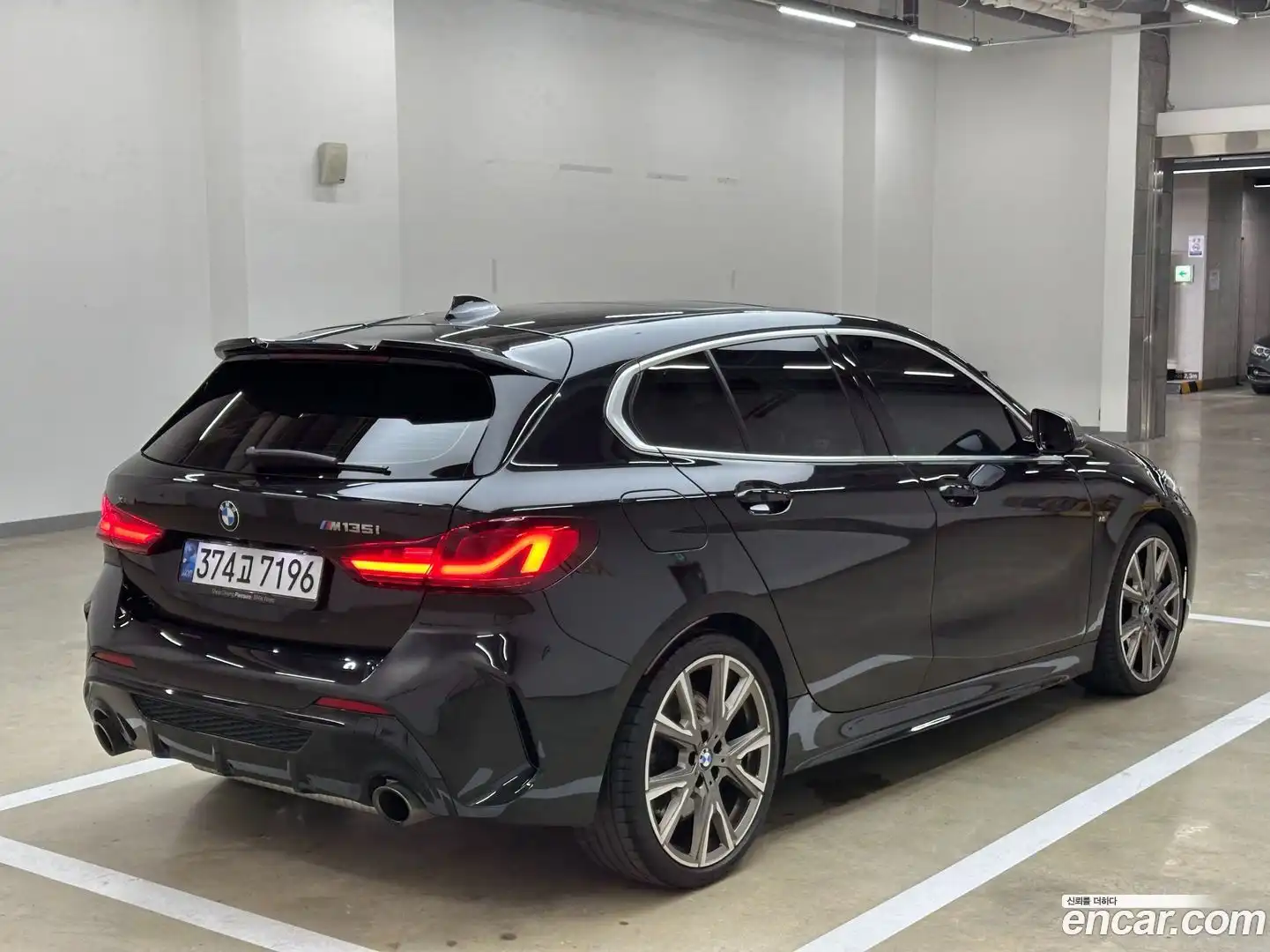 1-Series BMW 2023.11-OUTER-002
